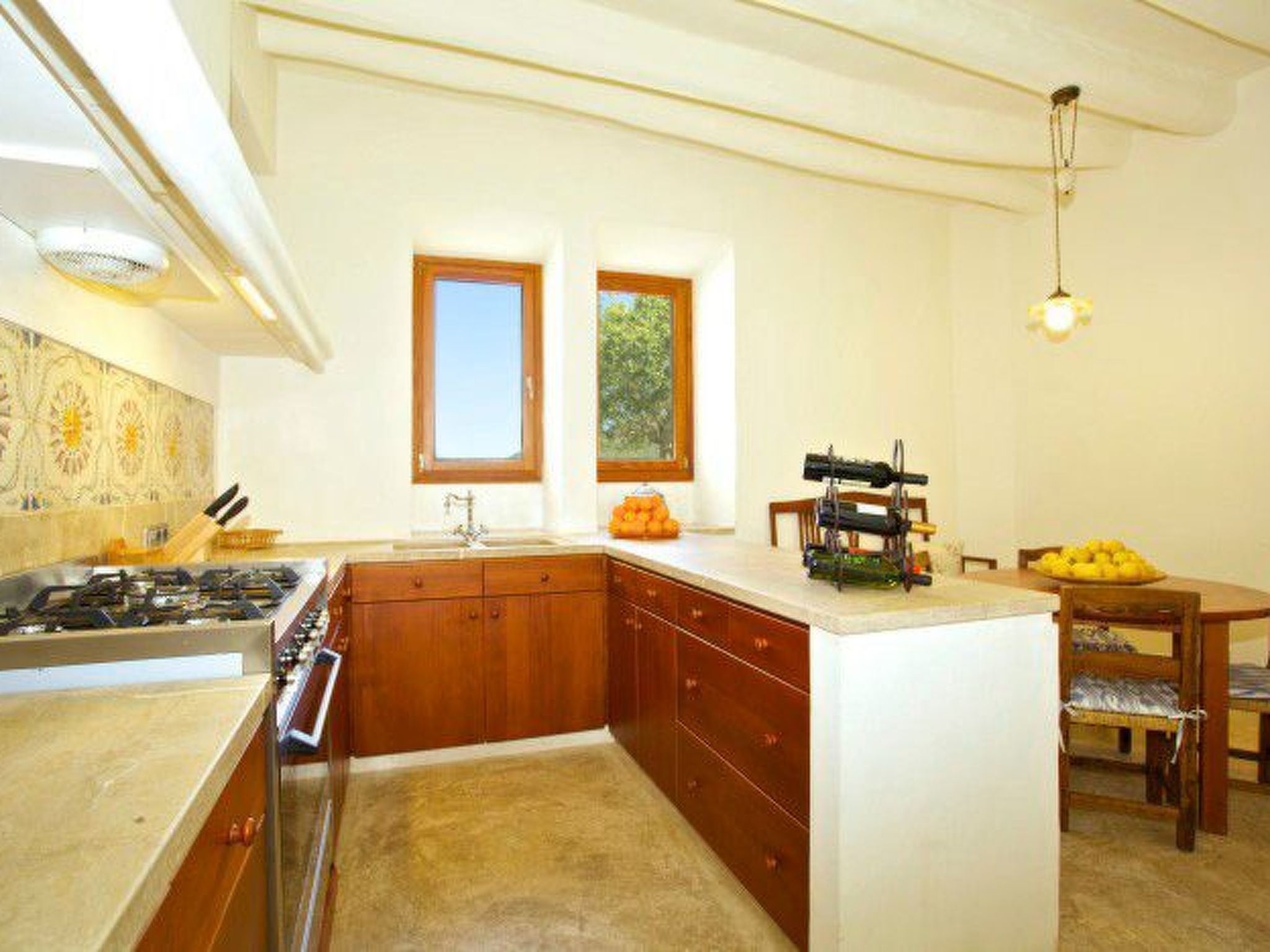 Luxuriöses Landhaus für 16 Personen mit Pool und Panoramablick - Drinnen