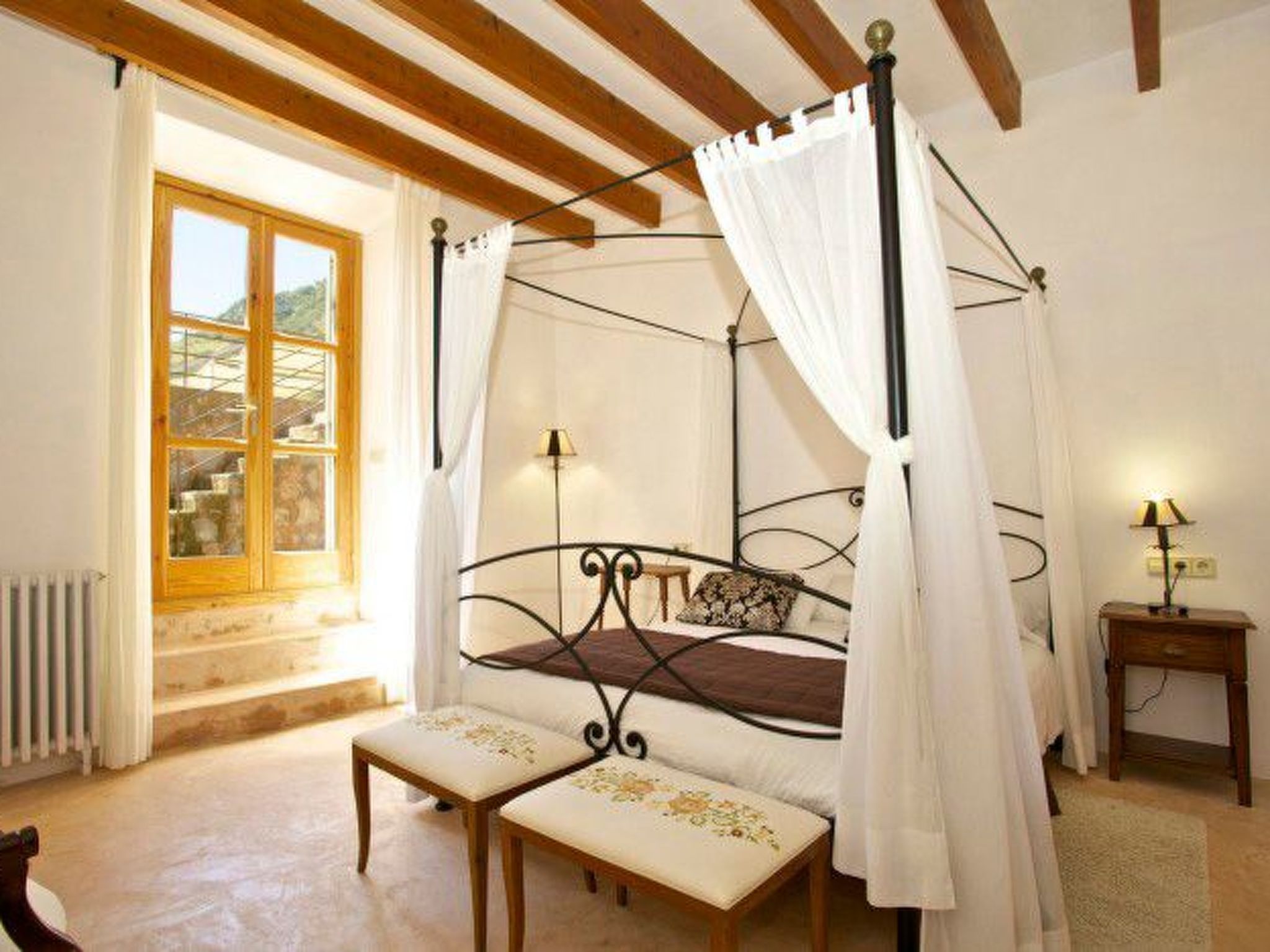Luxuriöses Landhaus für 16 Personen mit Pool und Panoramablick - Drinnen