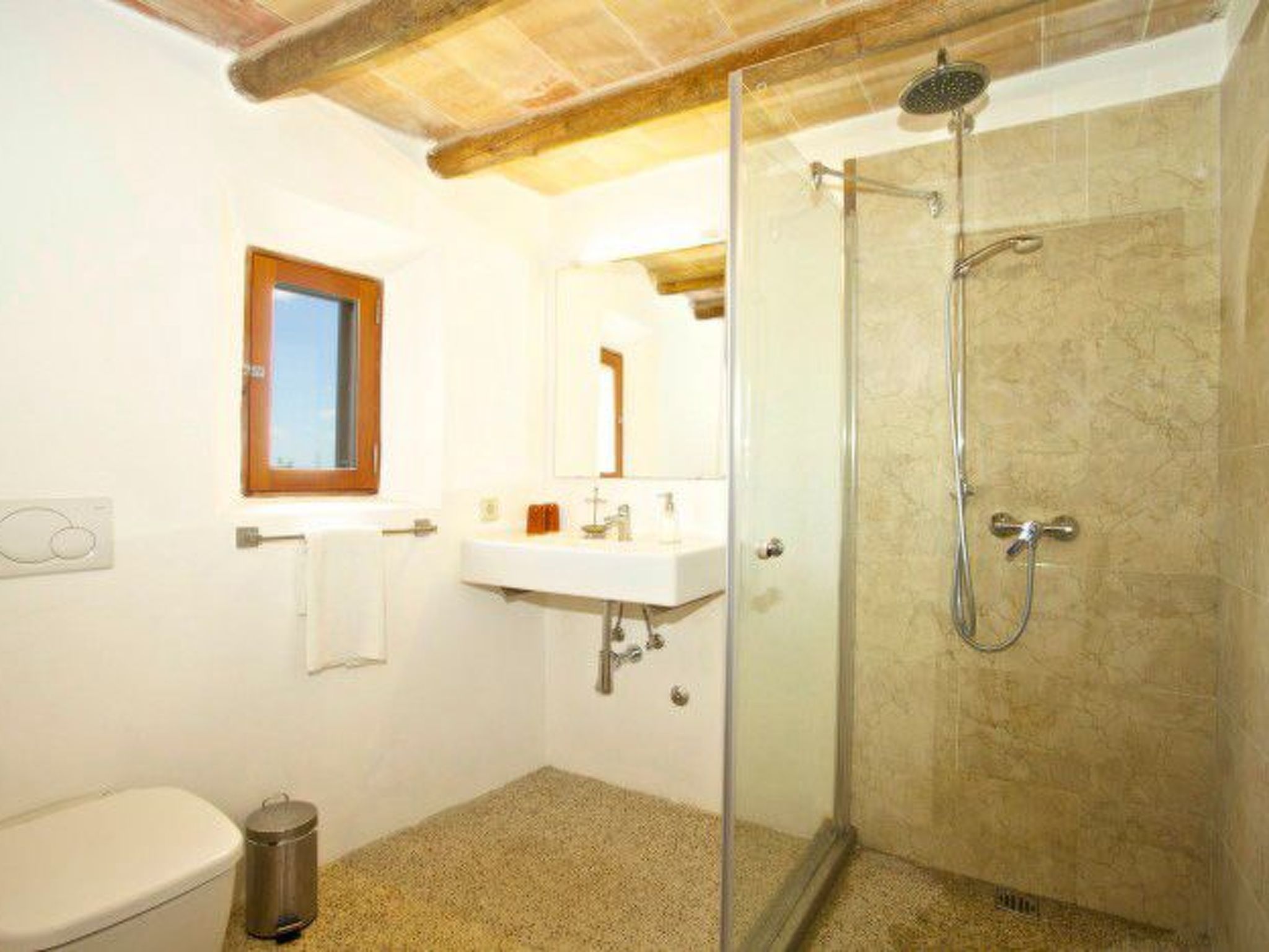 Luxuriöses Landhaus für 16 Personen mit Pool und Panoramablick - Drinnen