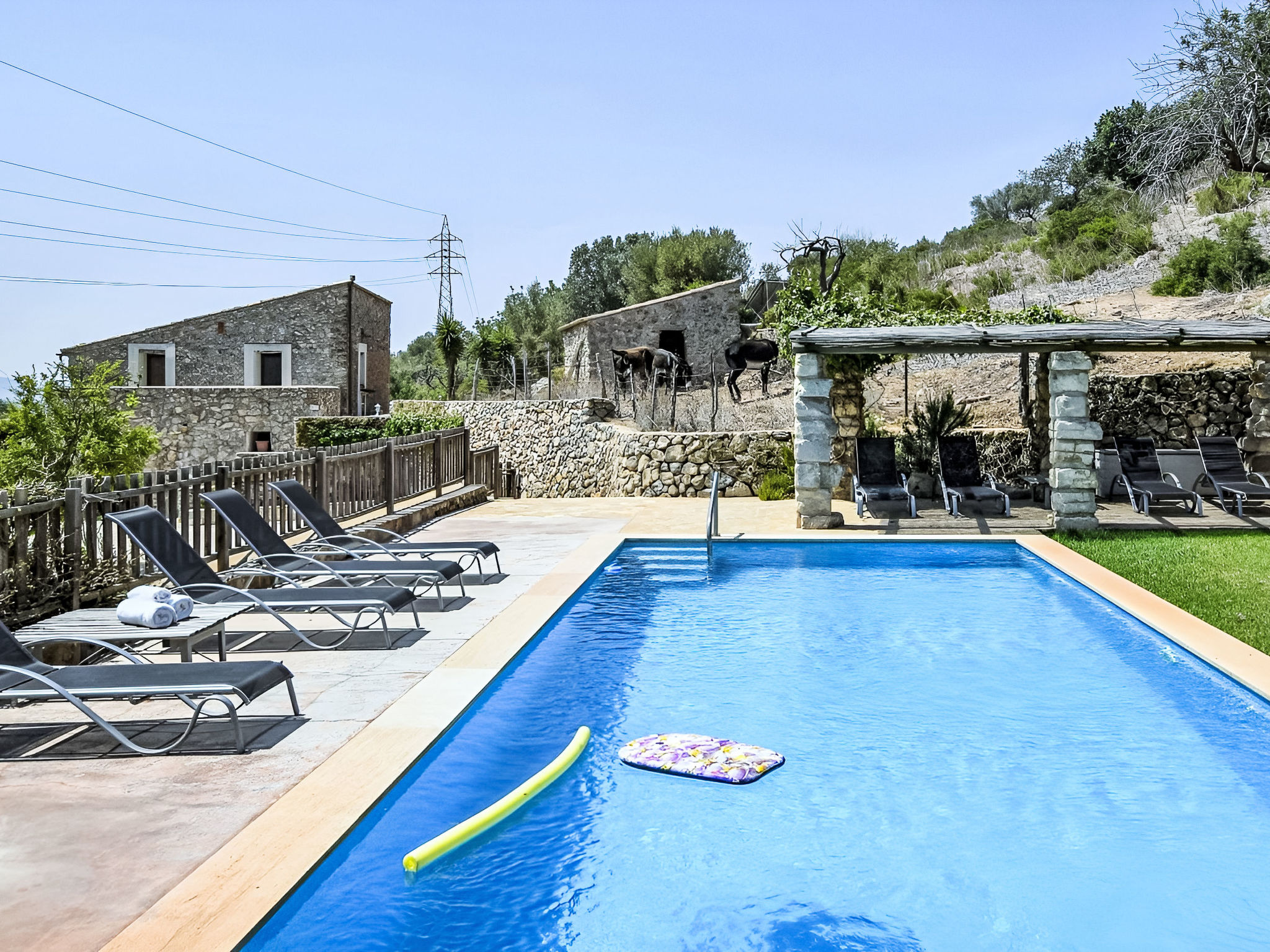 Beeindruckende Finca mit Pool und Klimatisierung - Outside