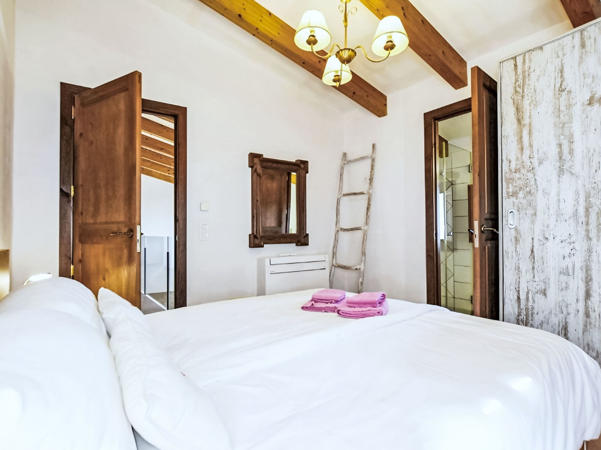 Beeindruckende Finca mit Pool und Klimatisierung - Inside