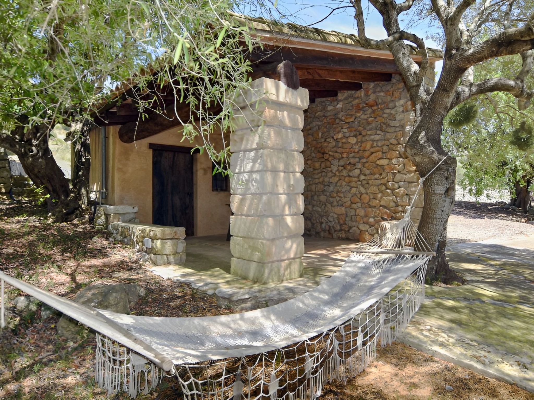 Finca mit Bergblick, Schwimmbad und Klimaanlage.