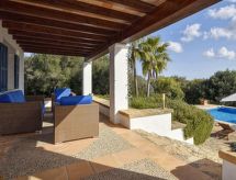 Ibizenkisches Haus mit Pool und Beachvolley-Blick