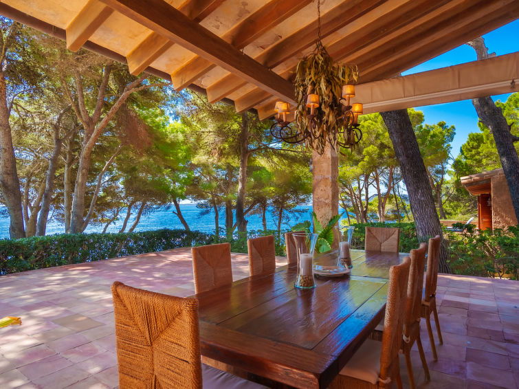 Villa met privézwembad aan het strand in Son Servera in Son Servera
