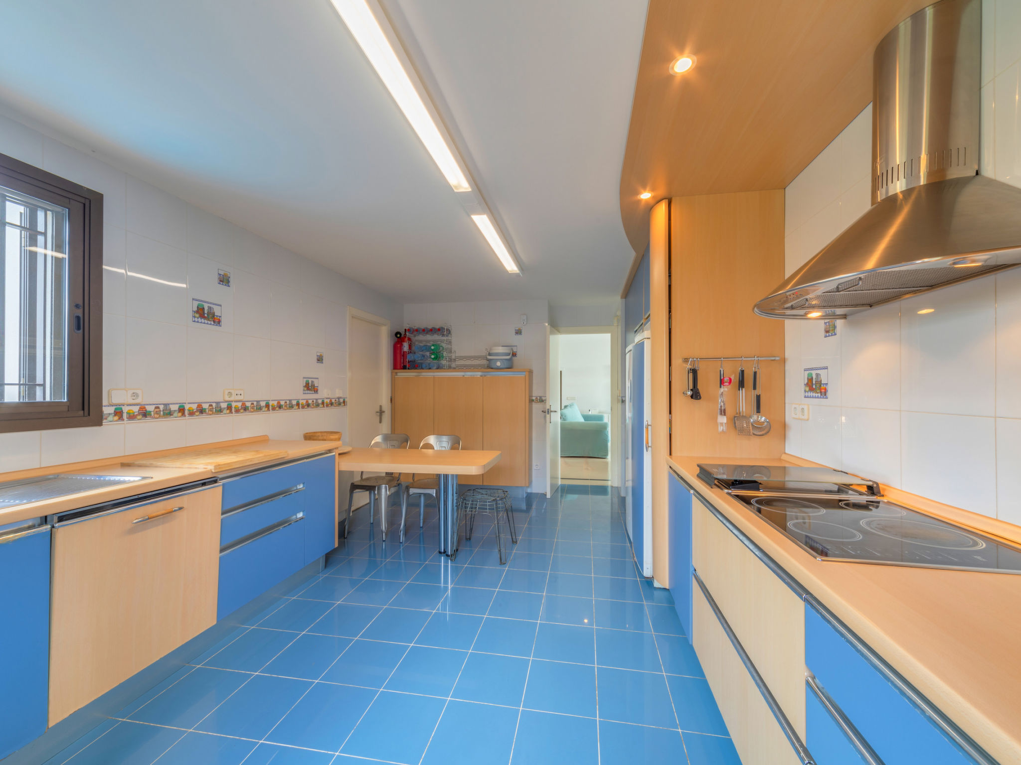 Villa ES Pinaro - Beach Front by PriorityVillas – Cuisine et coin repas, photo 12 sur 29