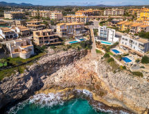 Semesterhus Magrana Over The Sea (Private Pool).