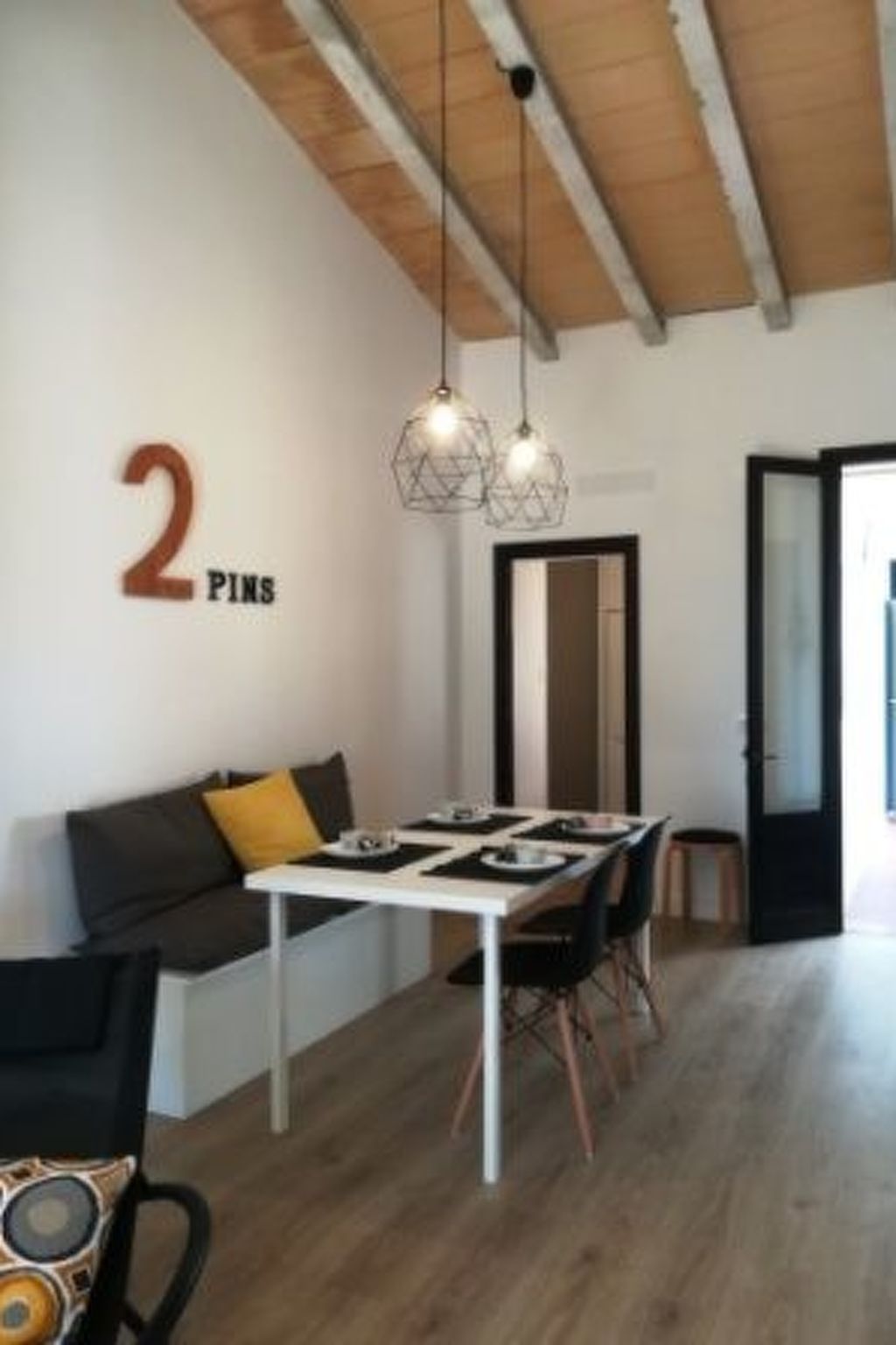 Touristenwohnung "Pins" mit Terrasse-Image-tags.info