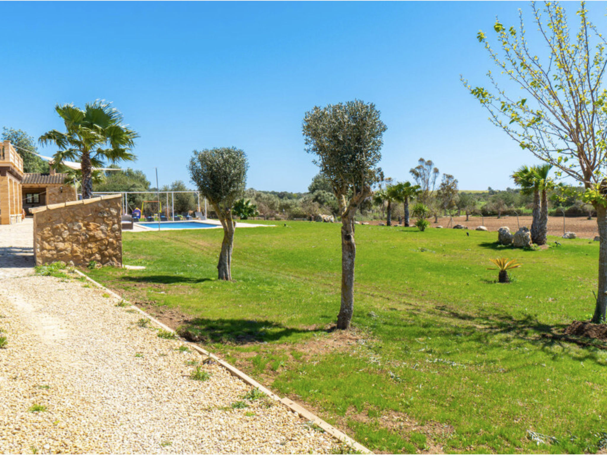 Photo of VILLA LORENZO MANACOR by PriorityVillas