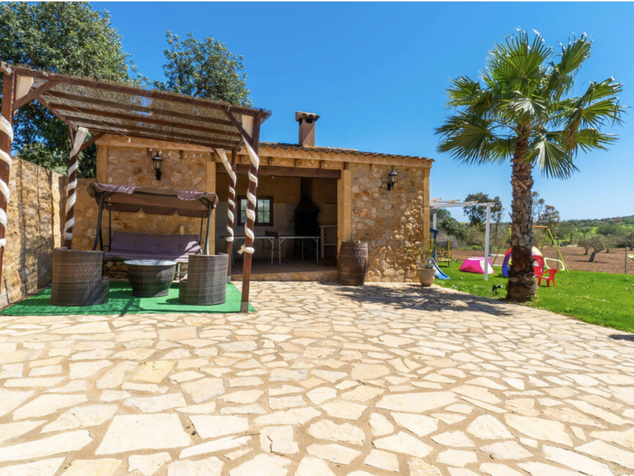 Photo of VILLA LORENZO MANACOR by PriorityVillas