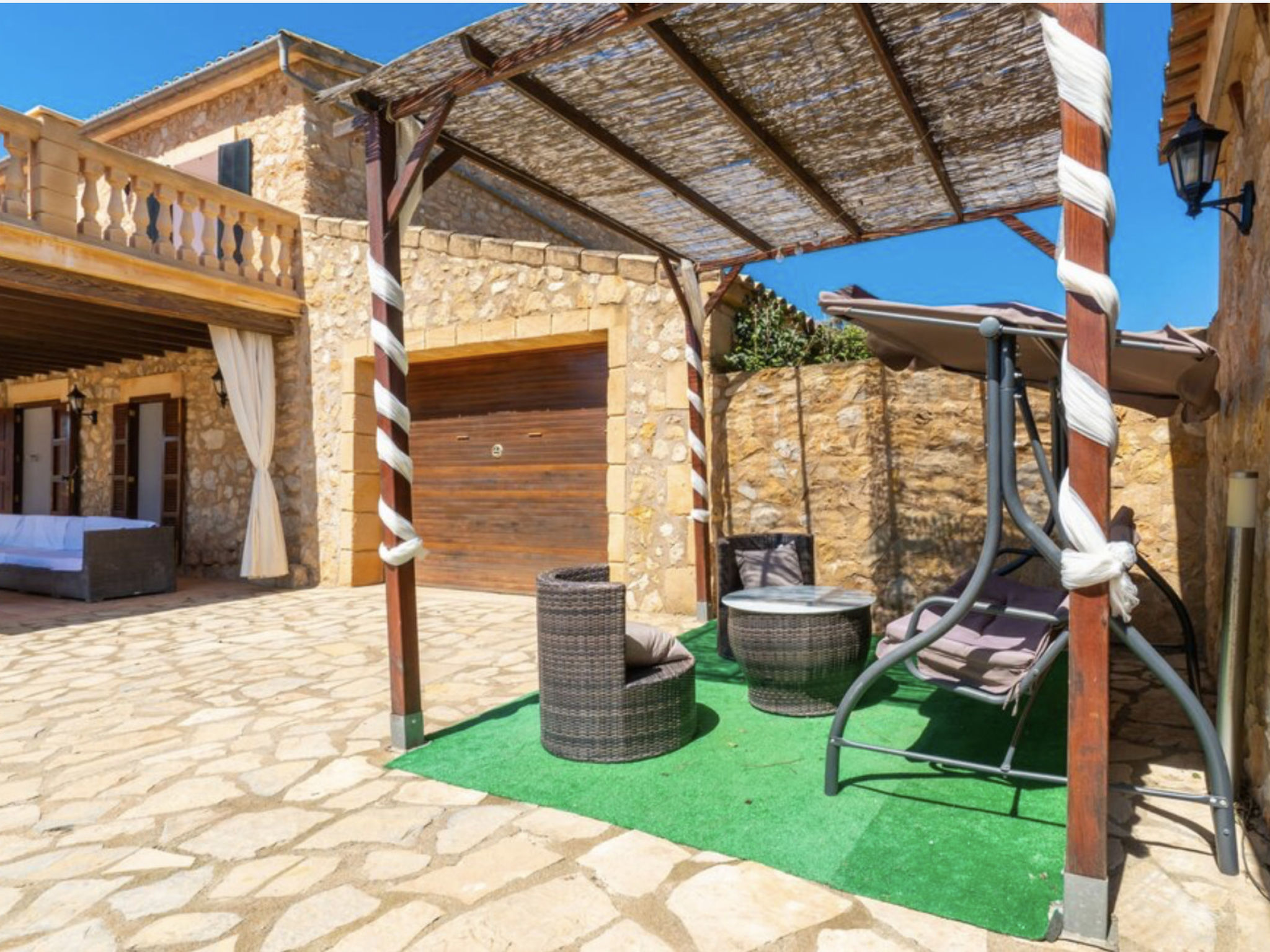 Photo of VILLA LORENZO MANACOR by PriorityVillas