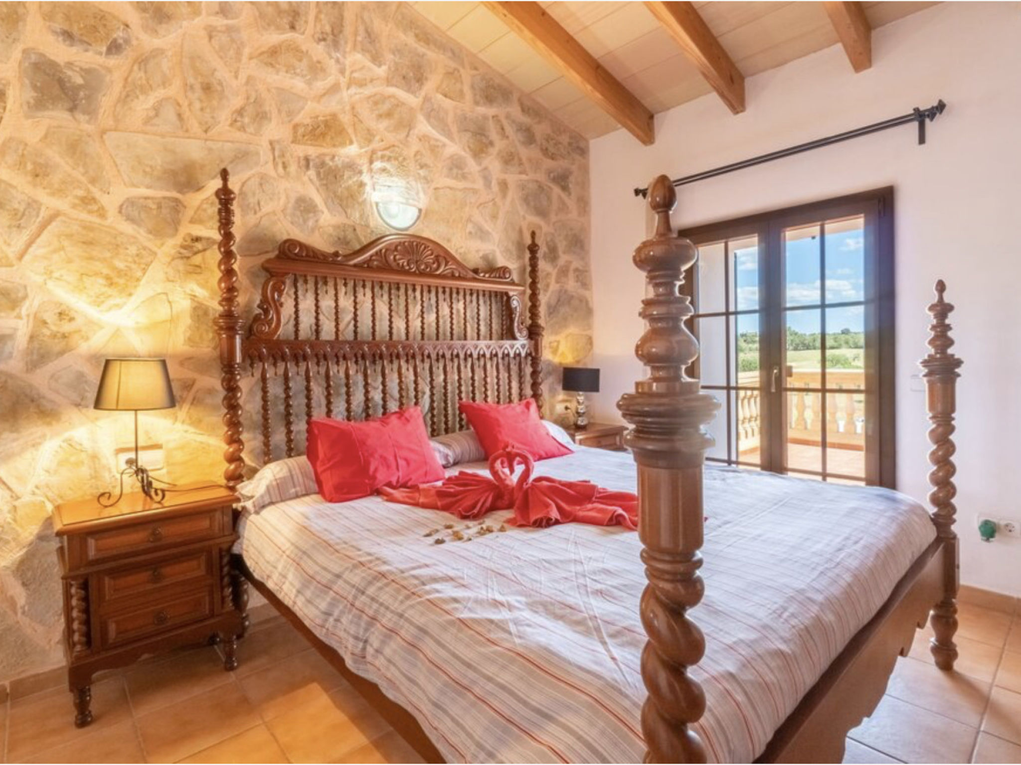 Photo of VILLA LORENZO MANACOR by PriorityVillas