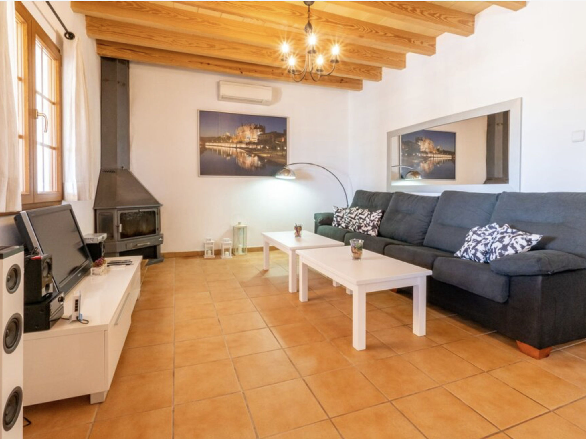 Photo of VILLA LORENZO MANACOR by PriorityVillas