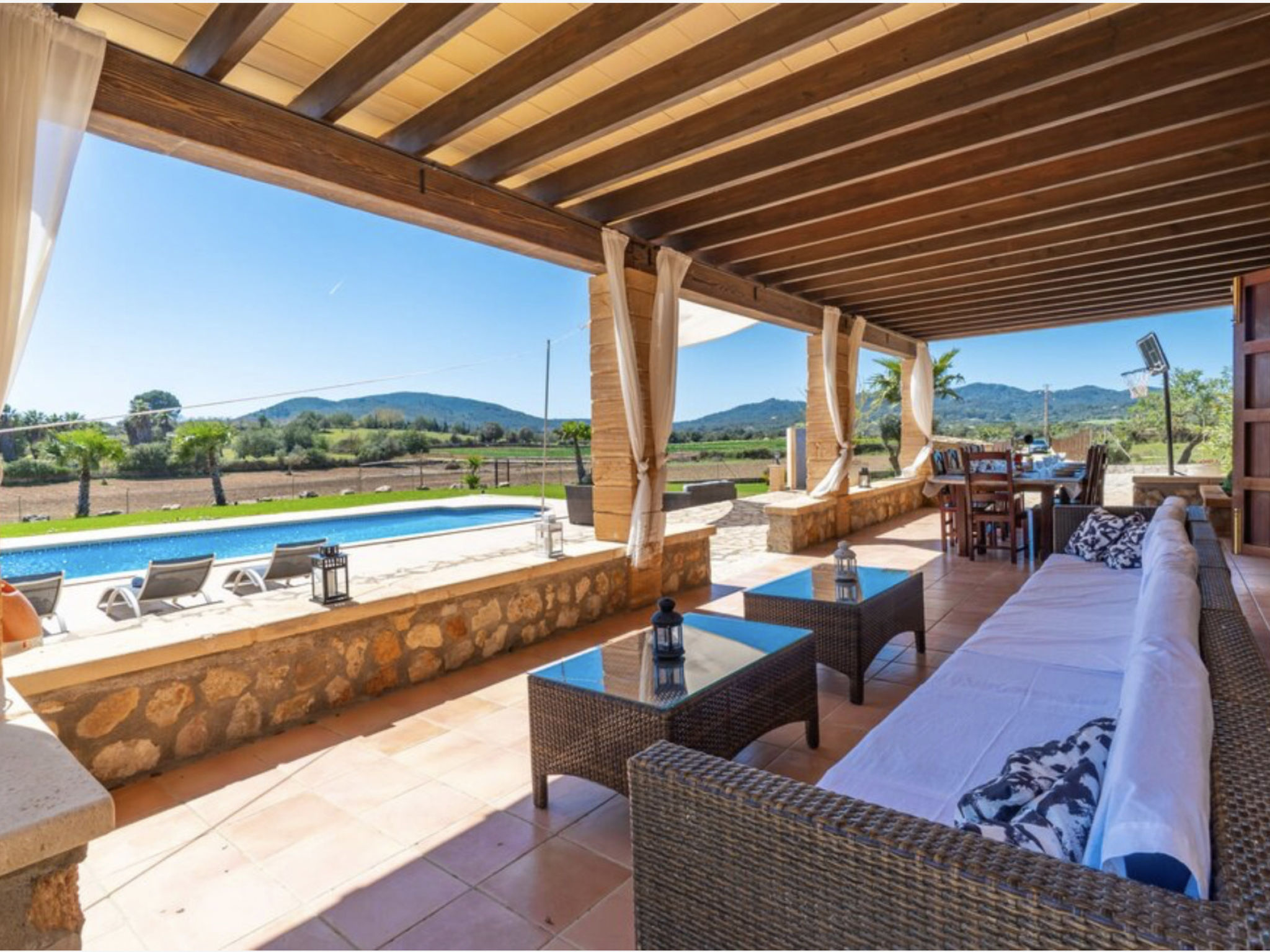 Photo of VILLA LORENZO MANACOR by PriorityVillas