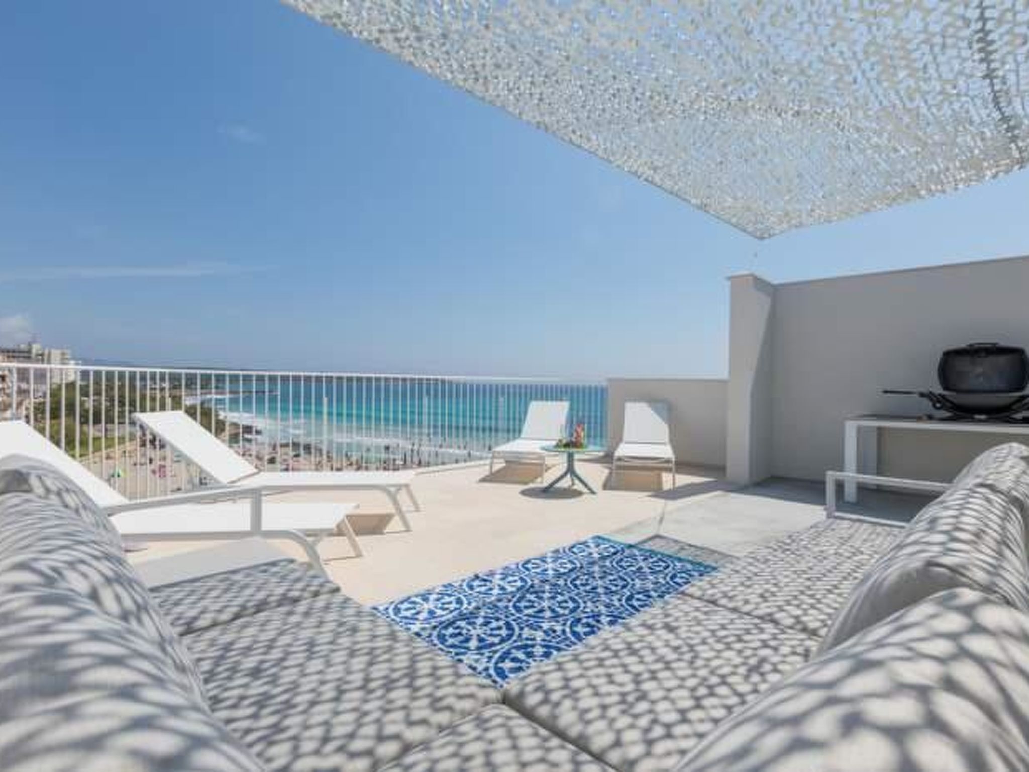 Tolle Wohnung in S'illot-Cala Morlanda mit Terrasse