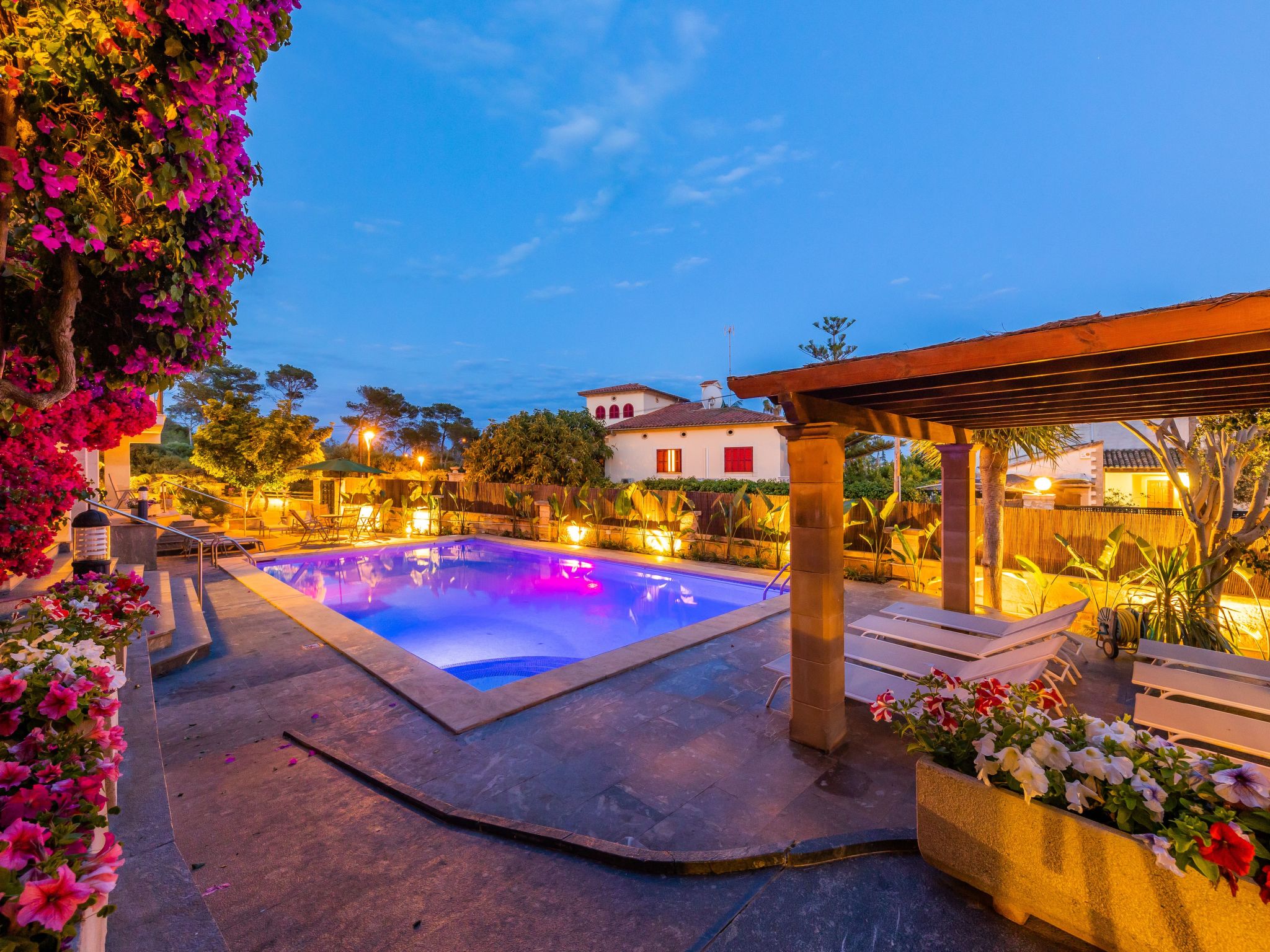 Chalet 'Cala Murta' mit eigener Terrasse-Buiten