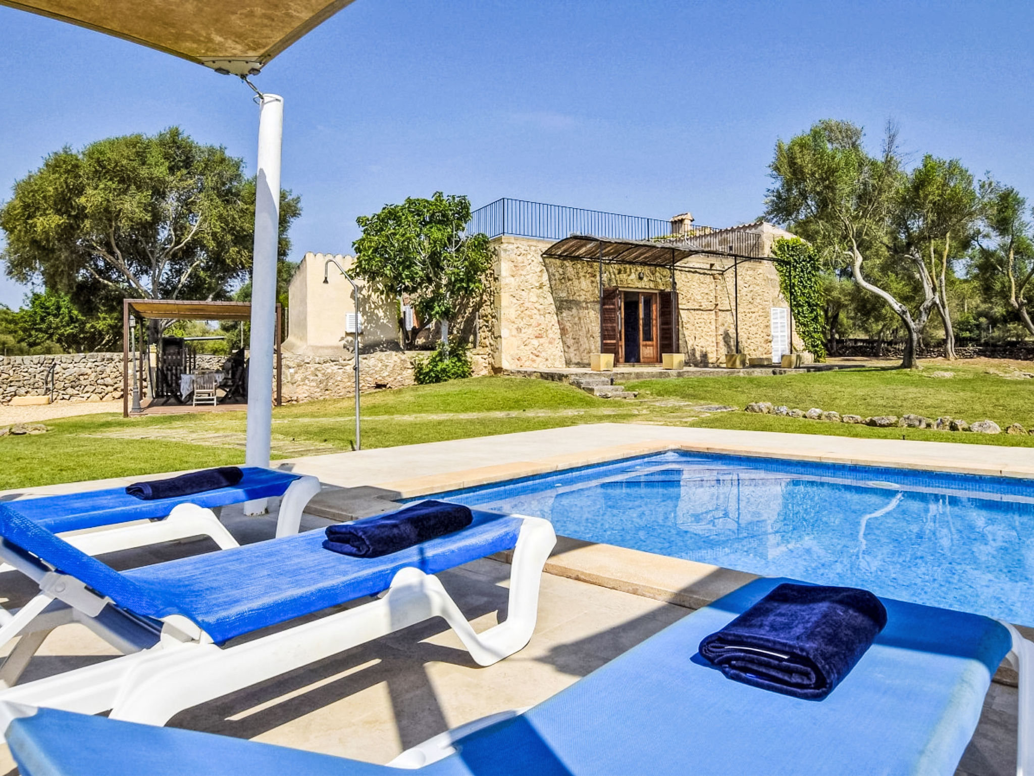 Landhaus mit Pool in der Nähe von Porto Cristo - Buiten