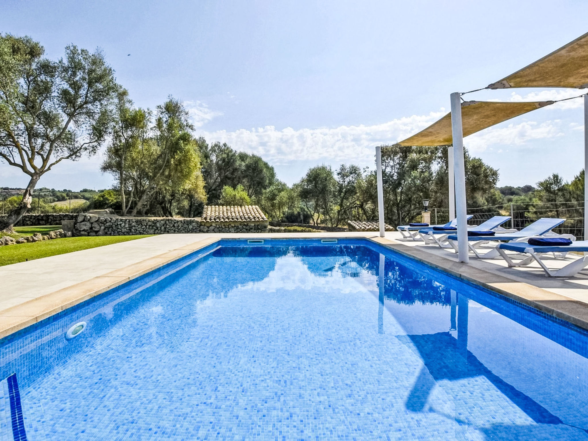 Landhaus mit Pool in der Nähe von Porto Cristo - Buiten