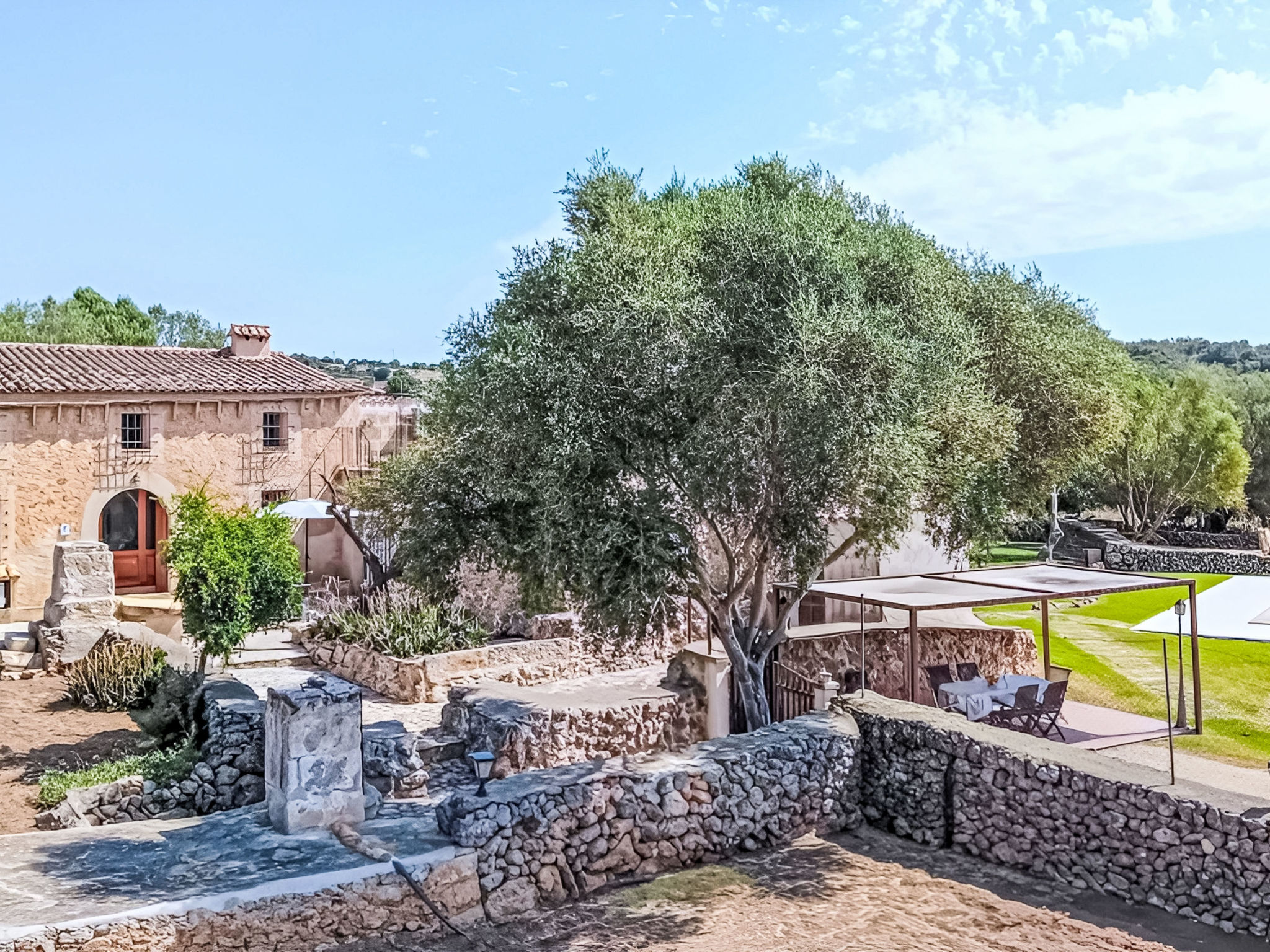 Landhaus mit Pool in der Nähe von Porto Cristo - Buiten