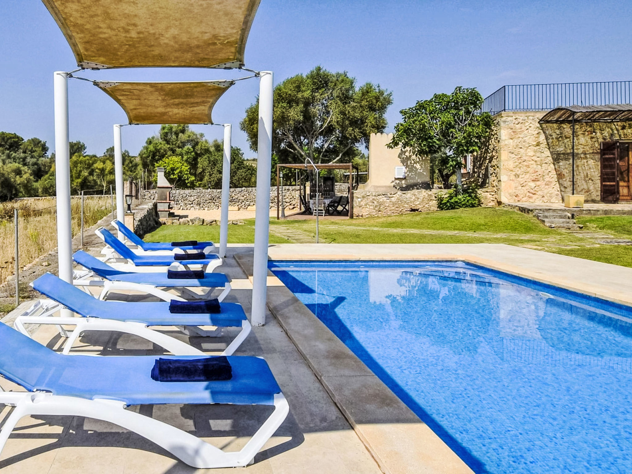 Landhaus mit Pool in der Nähe von Porto Cristo - Buiten