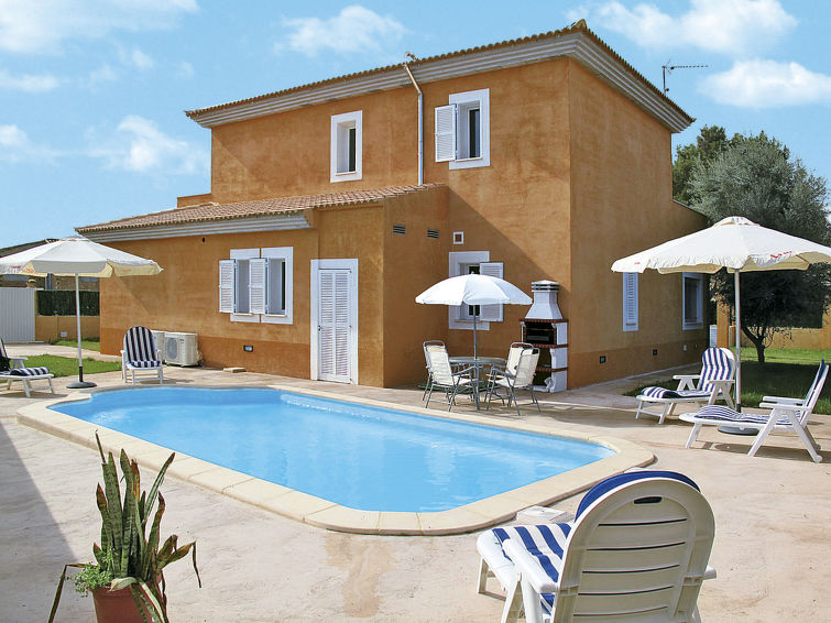 Op 1,0 km van het centrum: ruim vakantiehuis met privézwembad in Cala Millor in Cala Millor