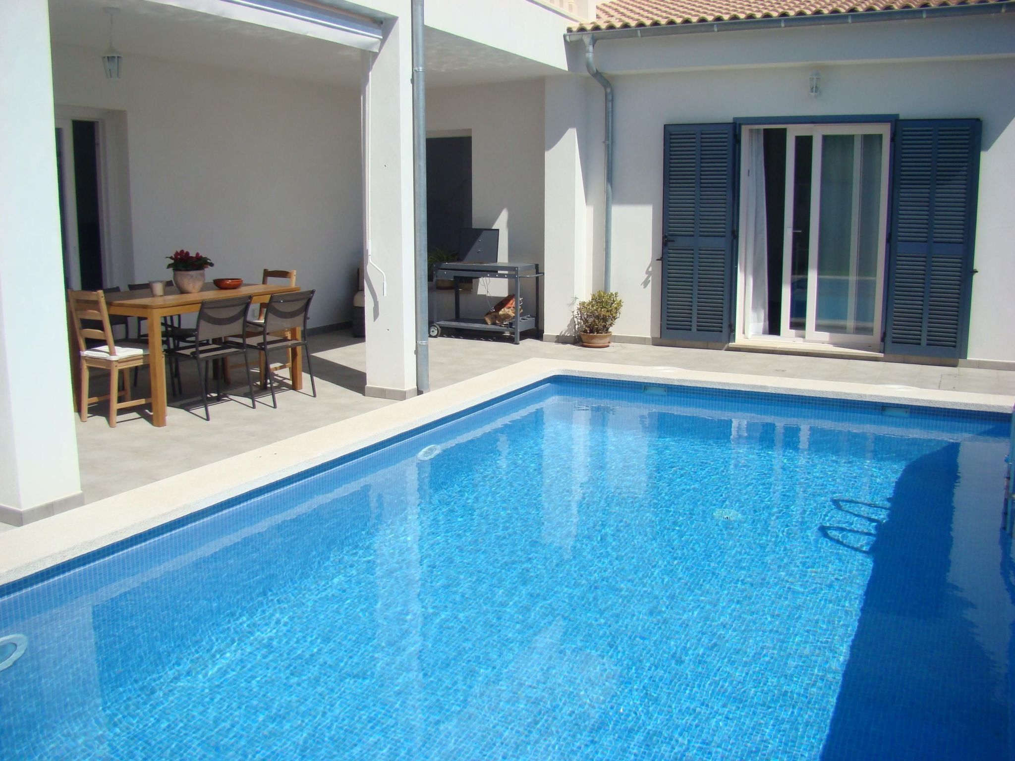Casa Aina mit Pool und Sonnenterrasse-Binnen