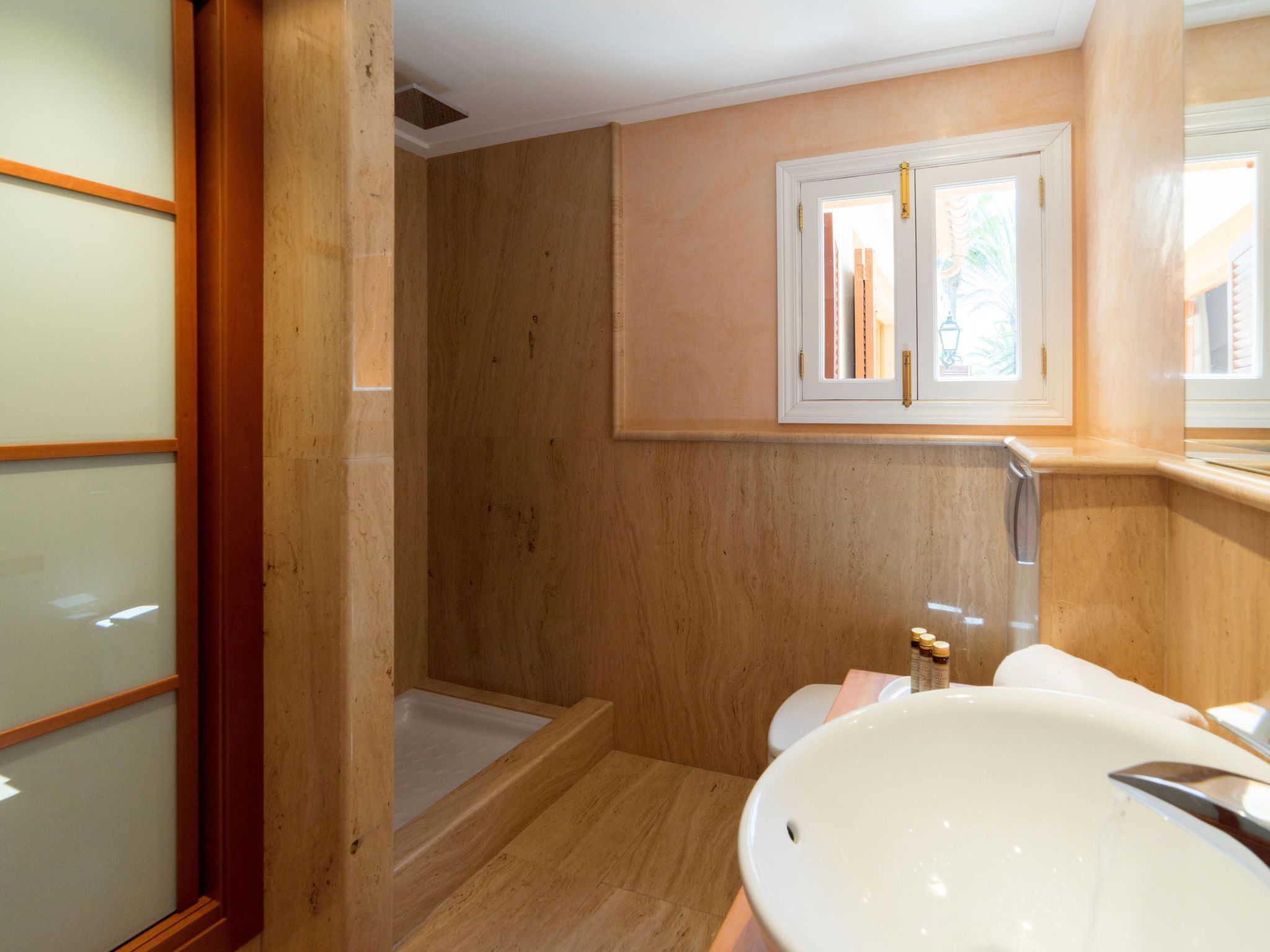 Mit Wasserblick-Binnen