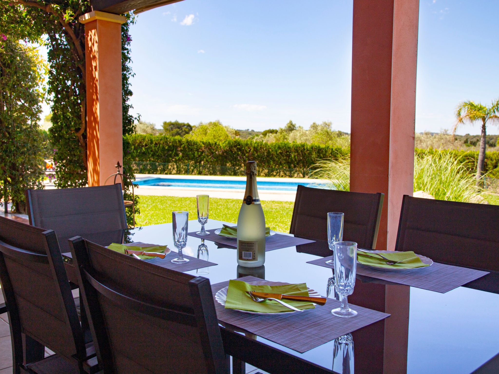 Finca Oliveres-Binnen