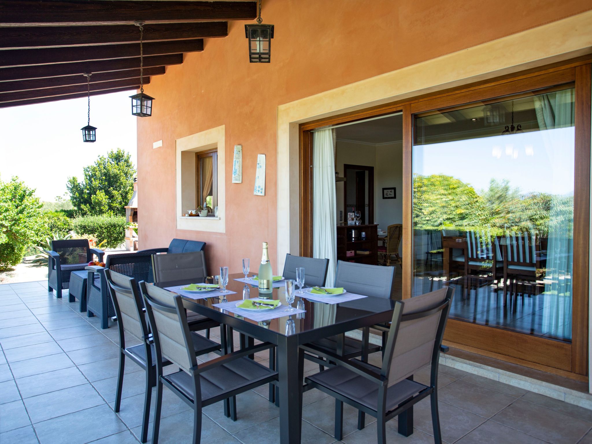 Finca Oliveres-Binnen