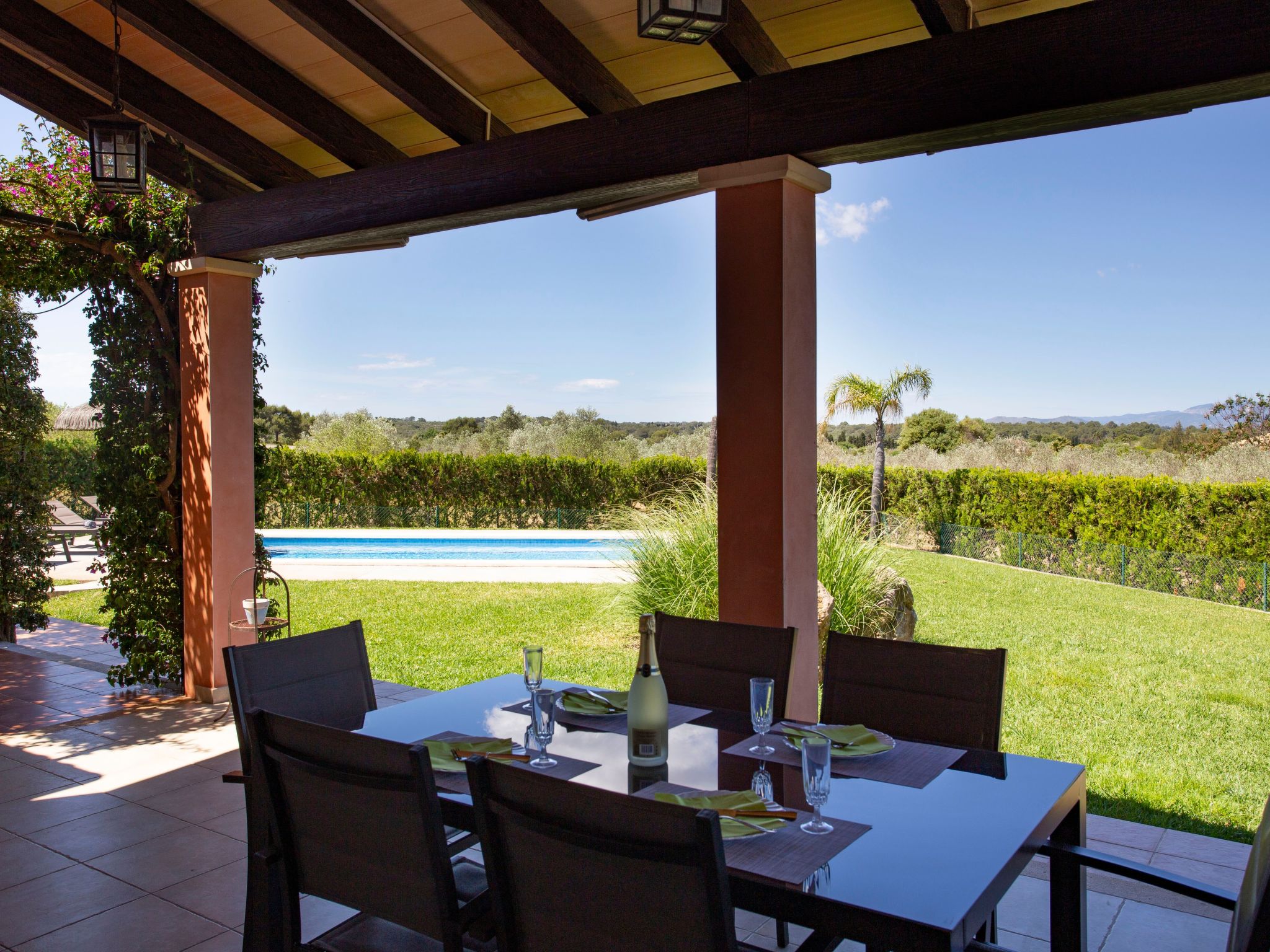 Finca Oliveres-Binnen