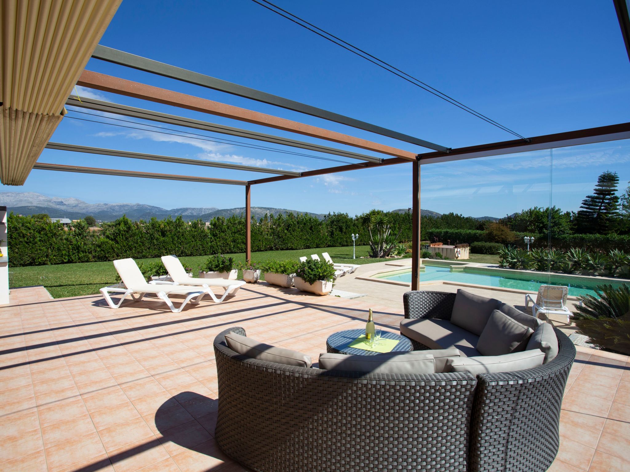 Can Vanrell, mit Schwimmbad, Jacuzzi und Rasenfläche.-Binnen