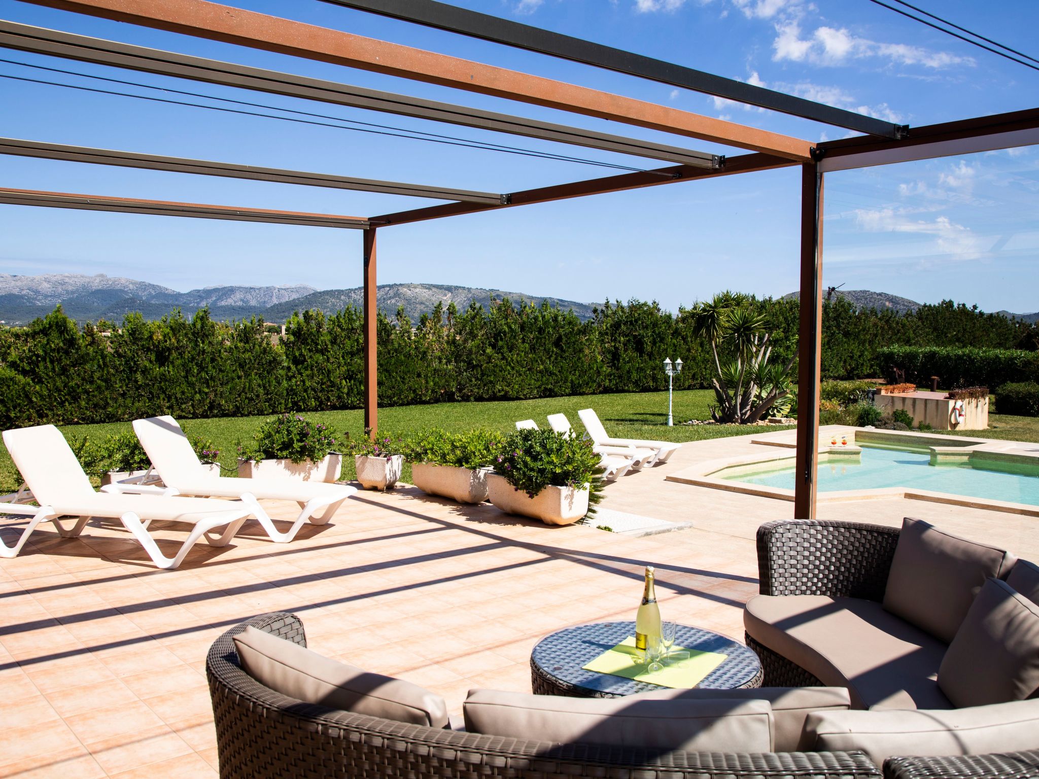 Can Vanrell, mit Schwimmbad, Jacuzzi und Rasenfläche.-Binnen