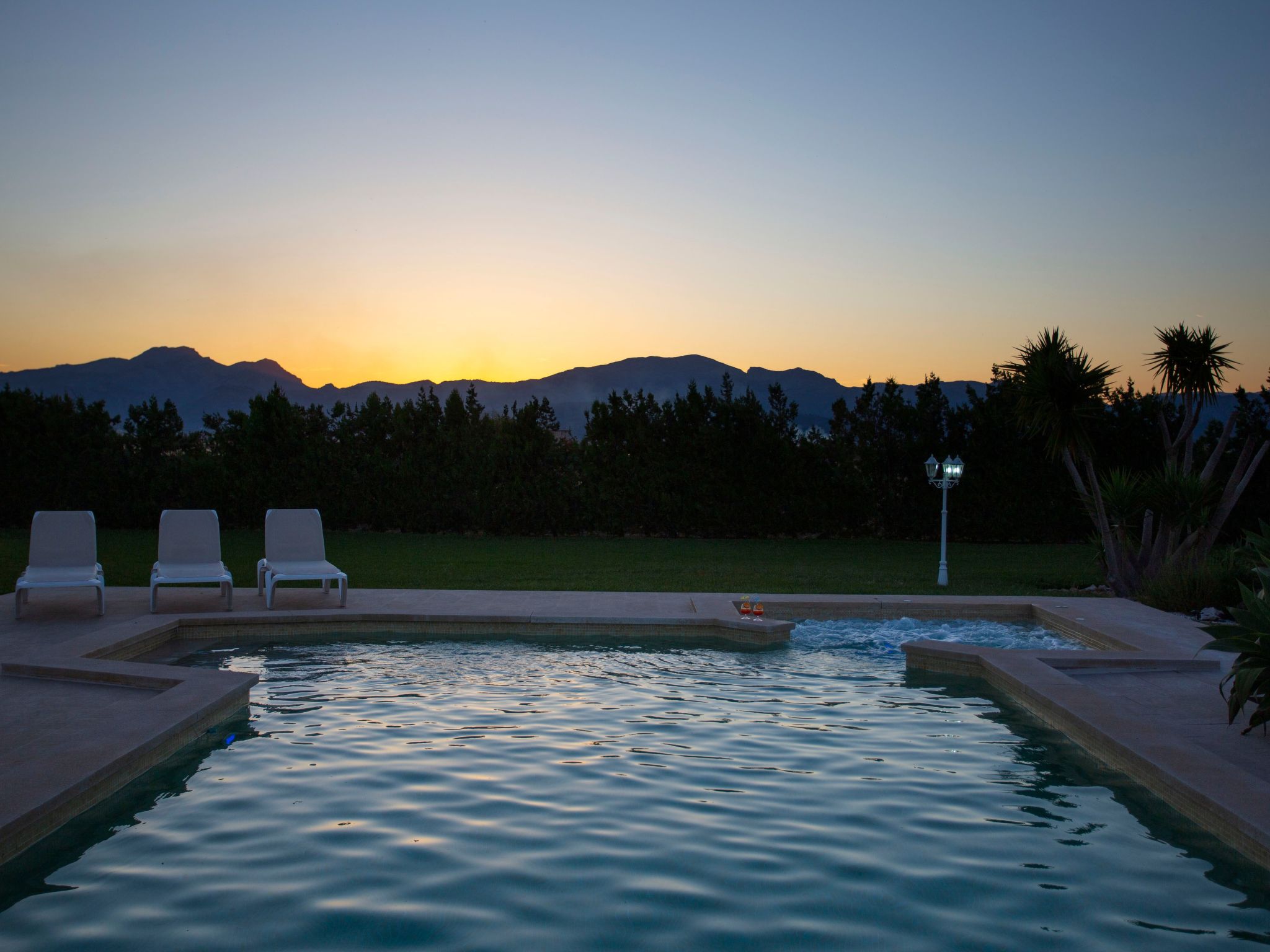 Can Vanrell, mit Schwimmbad, Jacuzzi und Rasenfläche.-Binnen