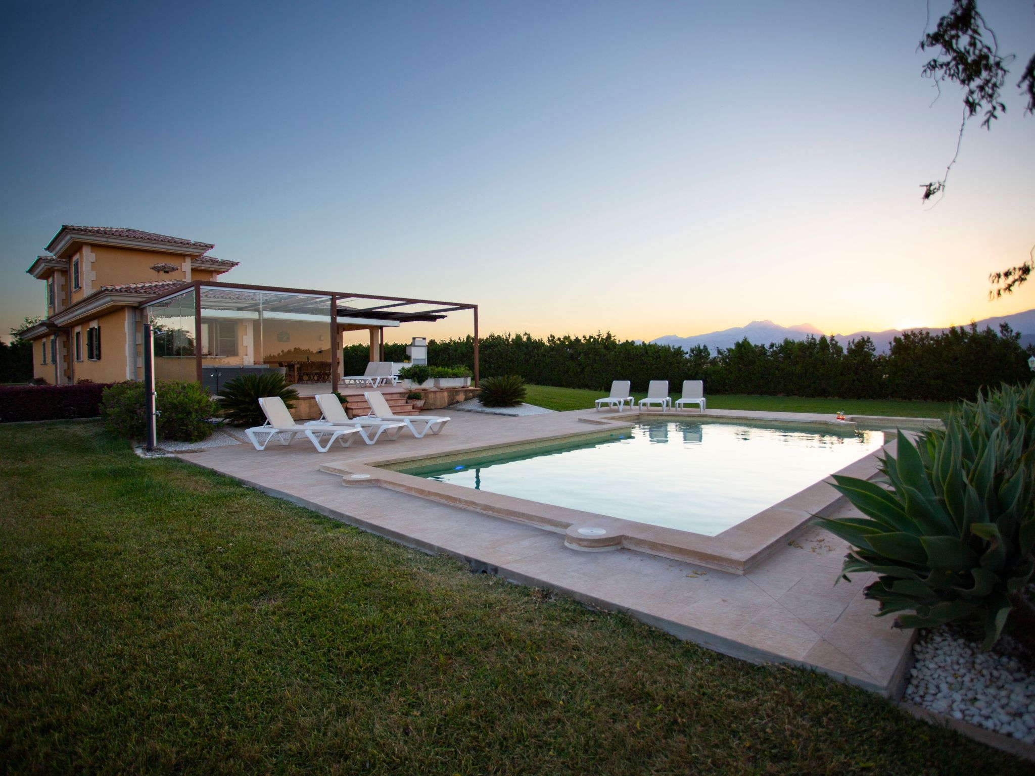 Can Vanrell, mit Schwimmbad, Jacuzzi und Rasenfläche.-Binnen