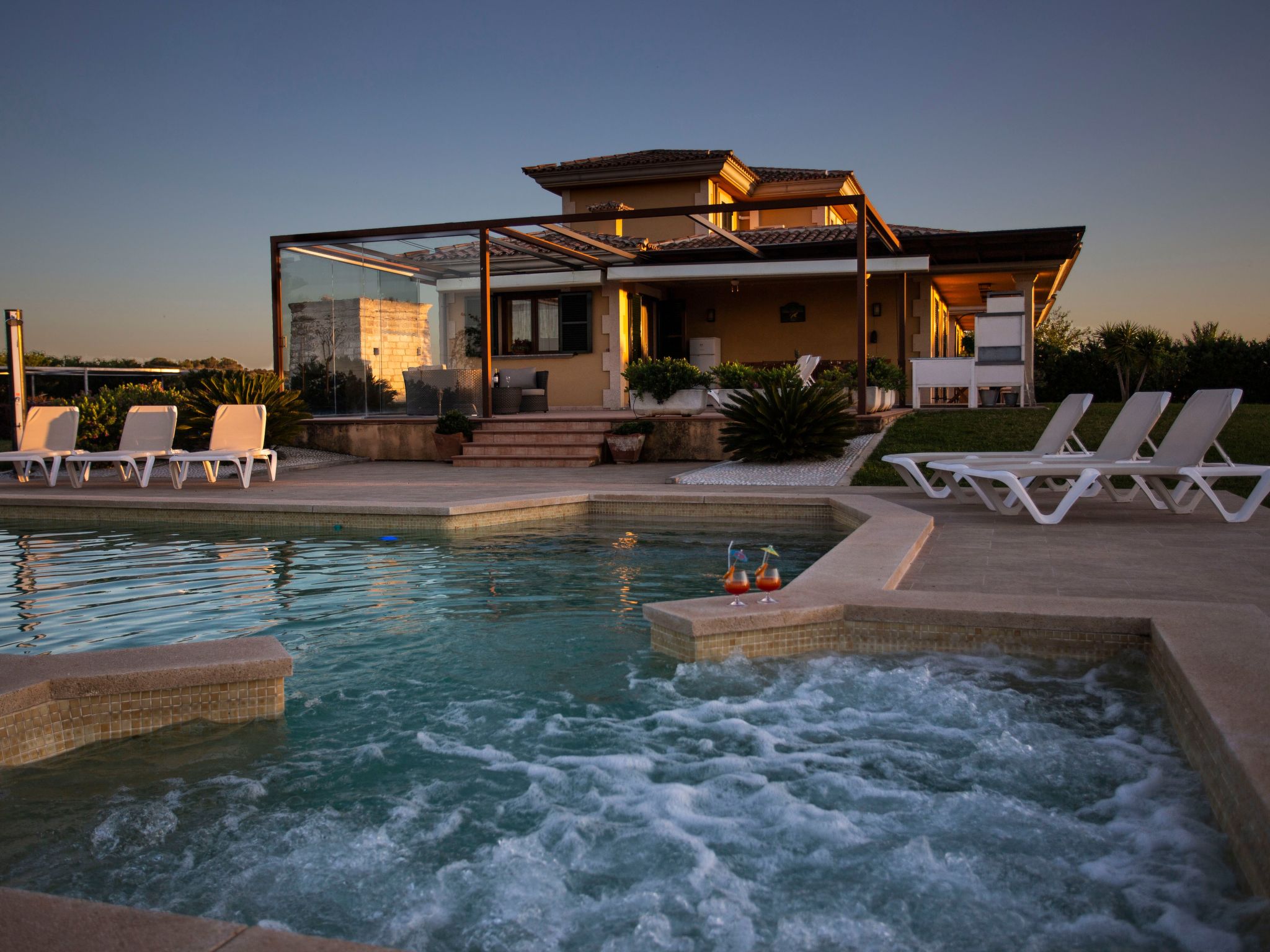 Can Vanrell, mit Schwimmbad, Jacuzzi und Rasenfläche.-Binnen