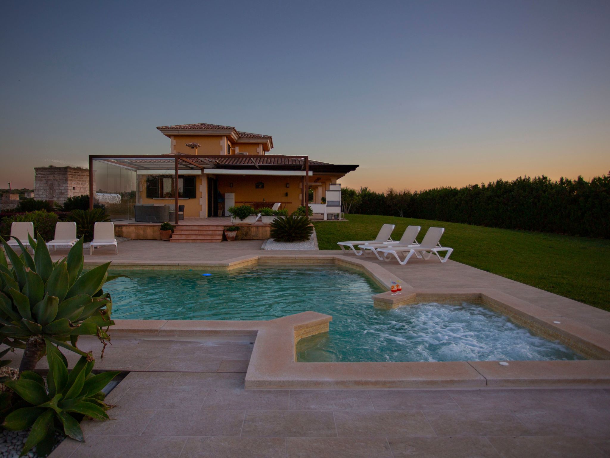 Can Vanrell, mit Schwimmbad, Jacuzzi und Rasenfläche.-Binnen