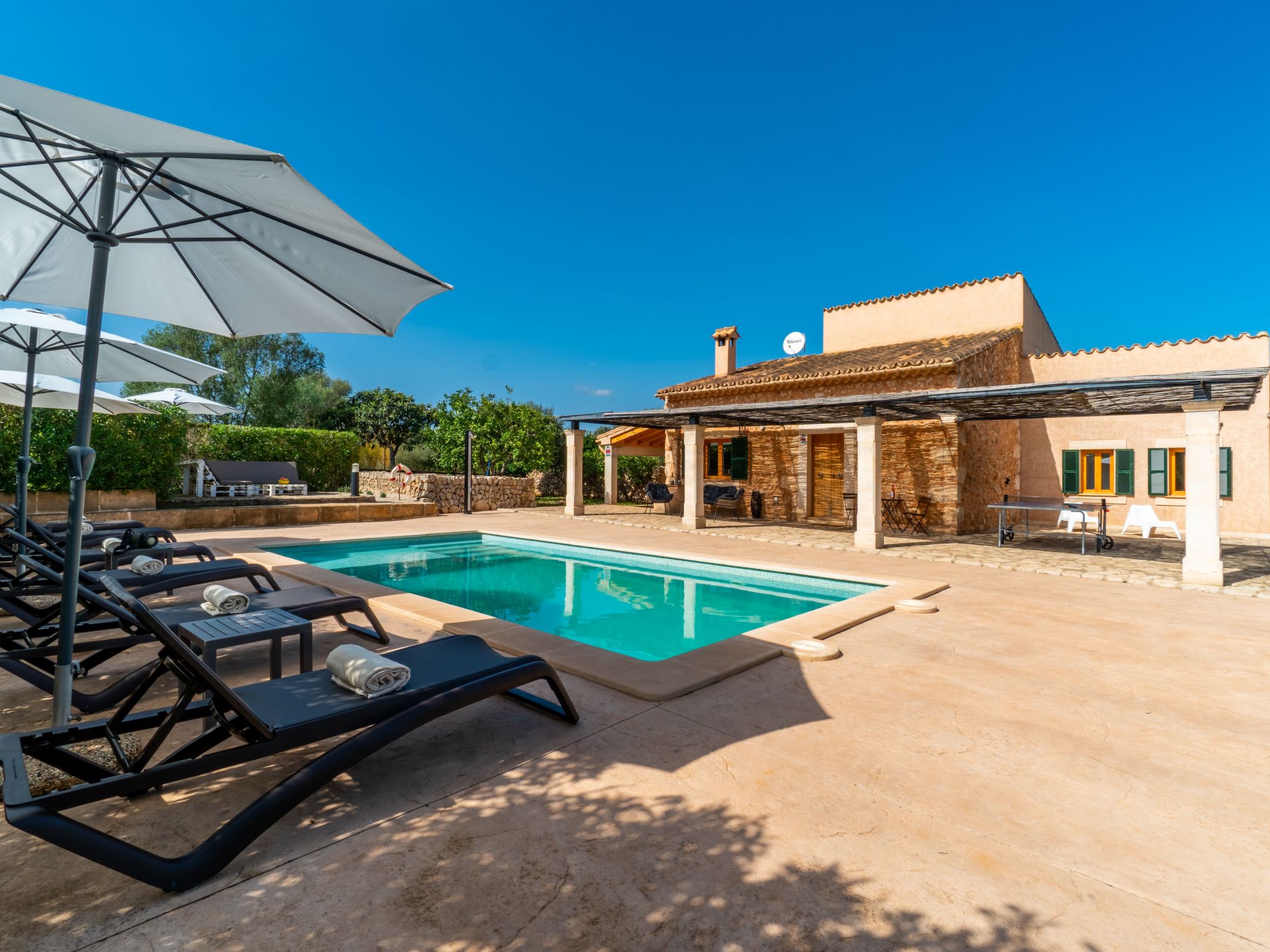 Stilvolle, top-moderne, traumhafte Finca in Sineu-Binnen