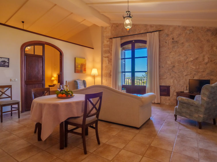 Search and Stay destination Maria de la Salut, IB - Spain from AU$ 184. Agroturismo Roqueta (MDS101)