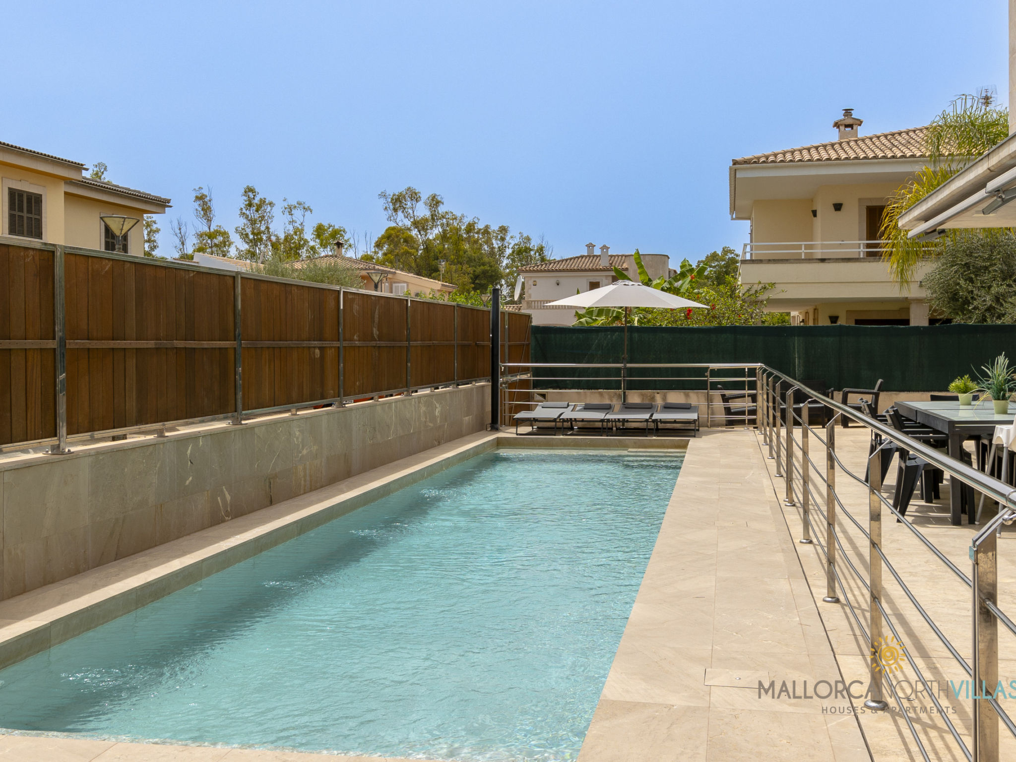 Villa Iola: Moderna Casa en Platja de Muro - Dehors