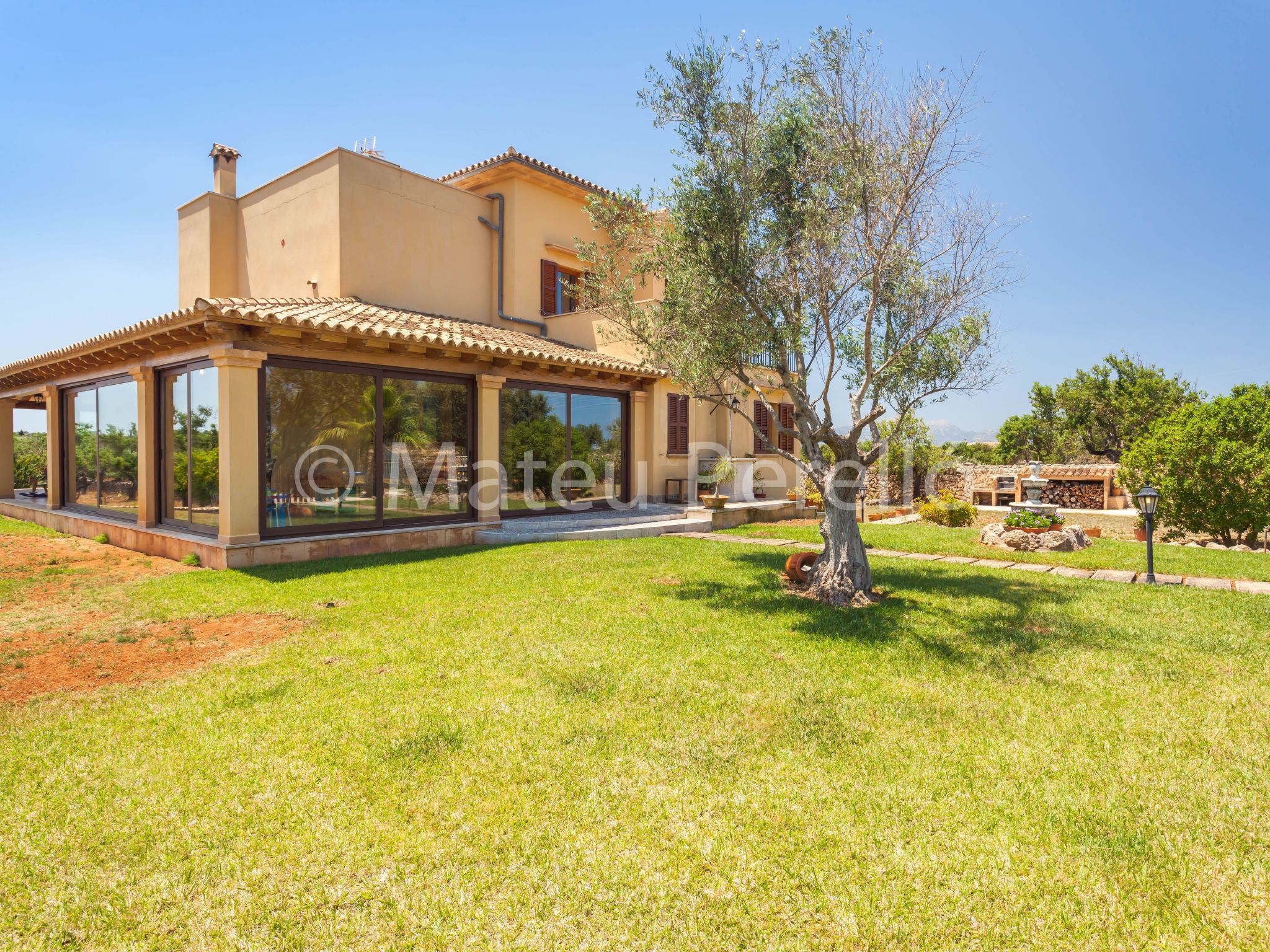 Villa mit 5 Schlafzimmern und Pool auf dem Lande-Binnen