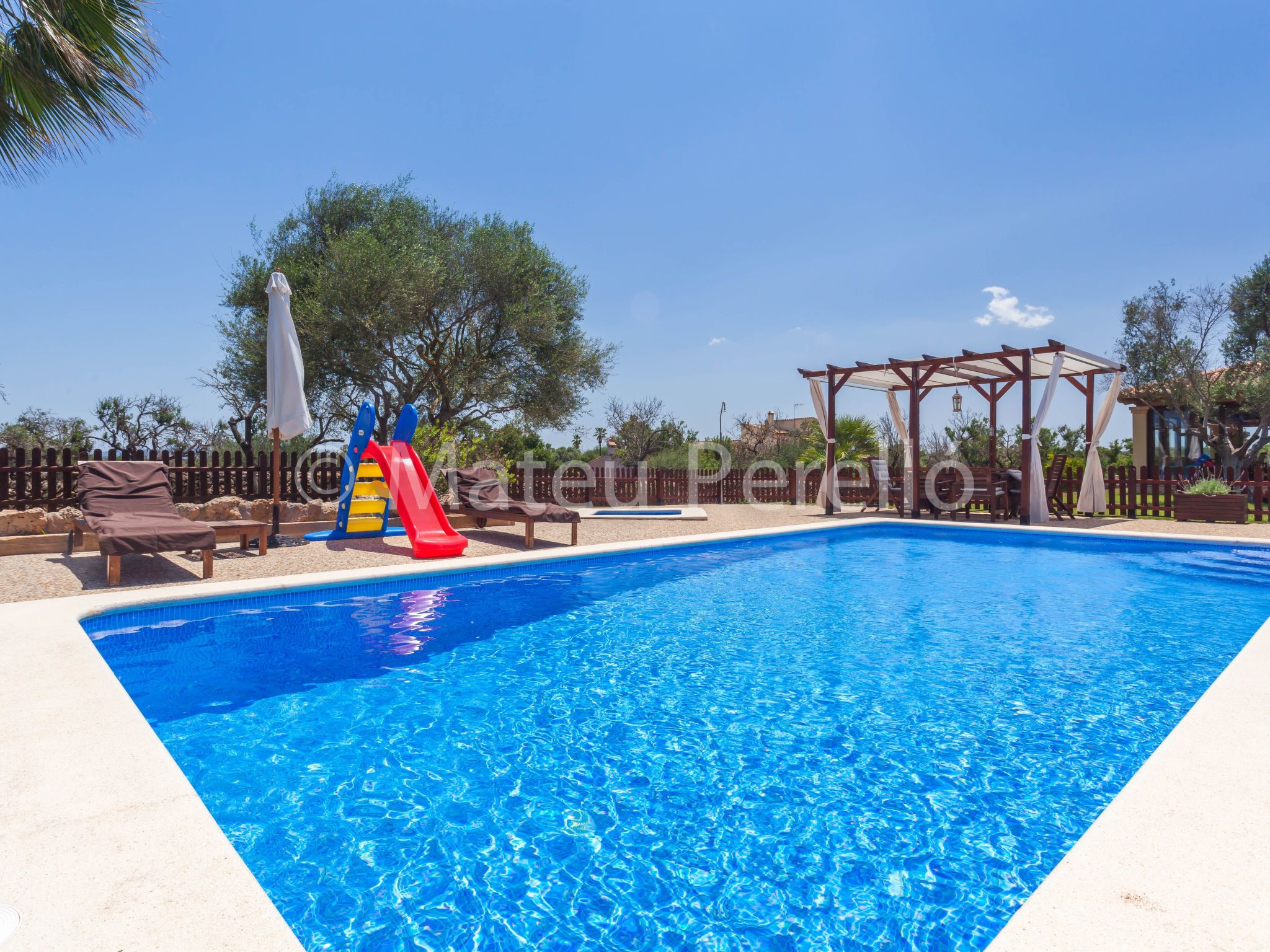 Villa mit 5 Schlafzimmern und Pool auf dem Lande-Binnen