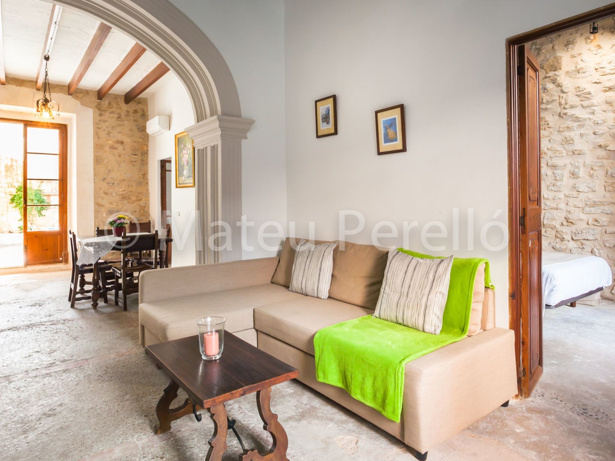 SLB-Stadthaus mit sonnigem Innenhof und Schwimmbad-Binnen