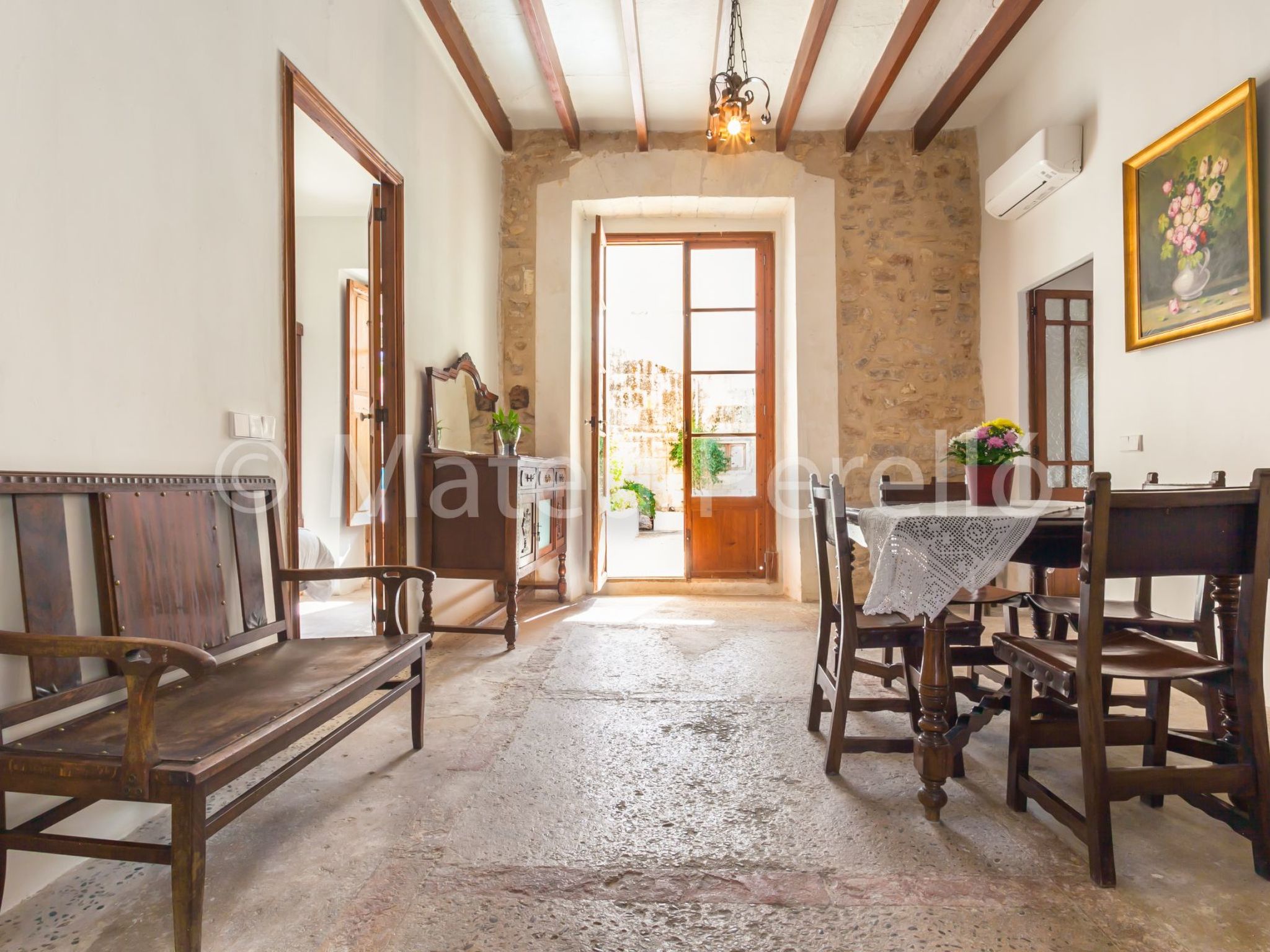 SLB-Stadthaus mit sonnigem Innenhof und Schwimmbad-Binnen