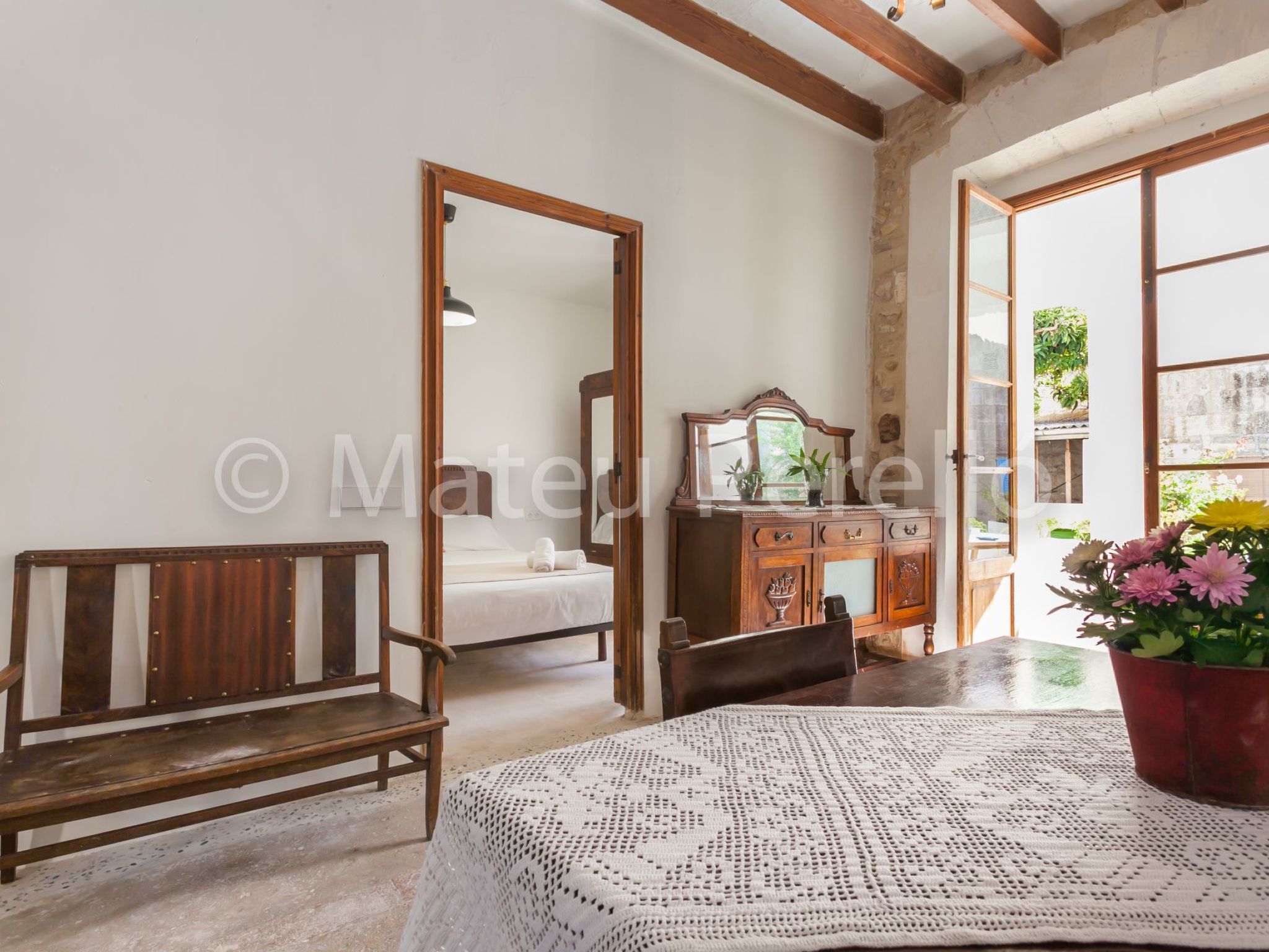 SLB-Stadthaus mit sonnigem Innenhof und Schwimmbad-Binnen