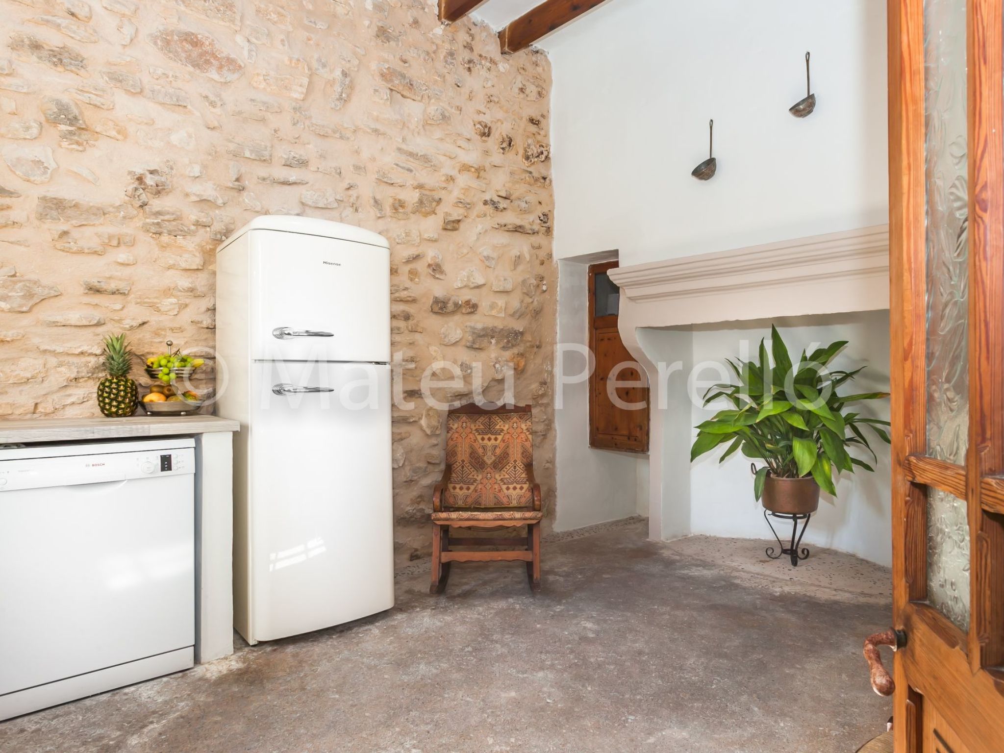 SLB-Stadthaus mit sonnigem Innenhof und Schwimmbad-Binnen