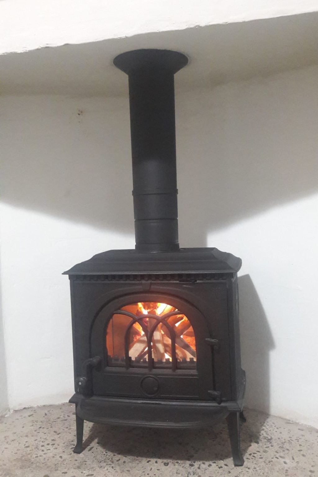 SLB-Stadthaus mit sonnigem Innenhof und Schwimmbad-Binnen