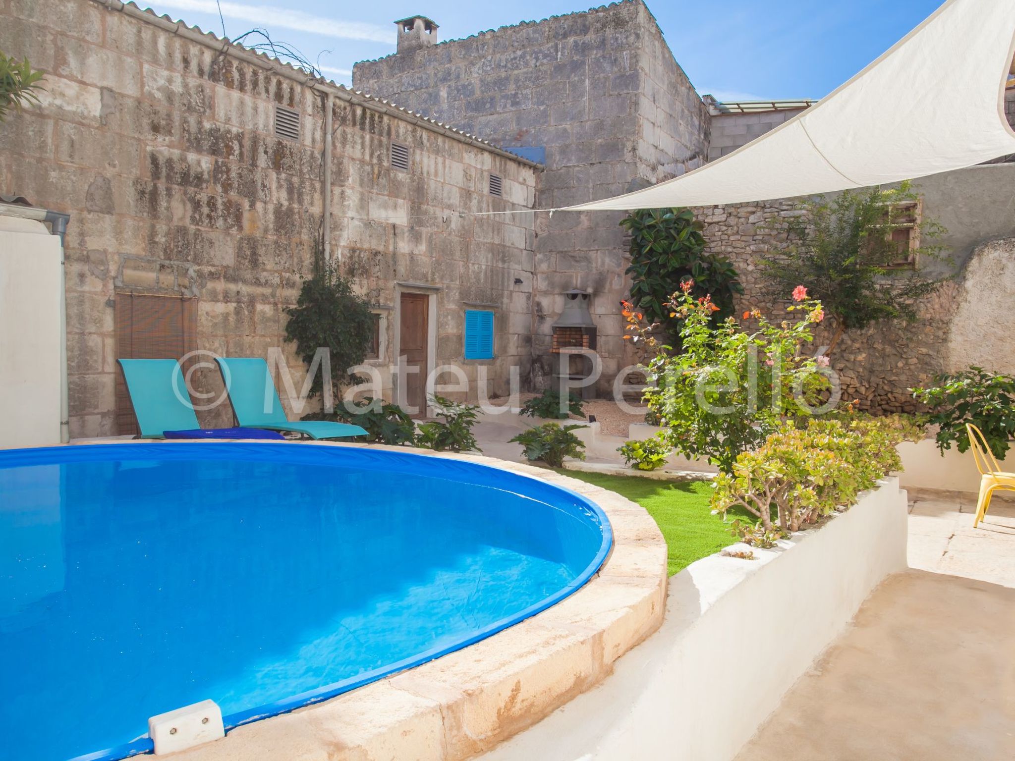 SLB-Stadthaus mit sonnigem Innenhof und Schwimmbad-Binnen