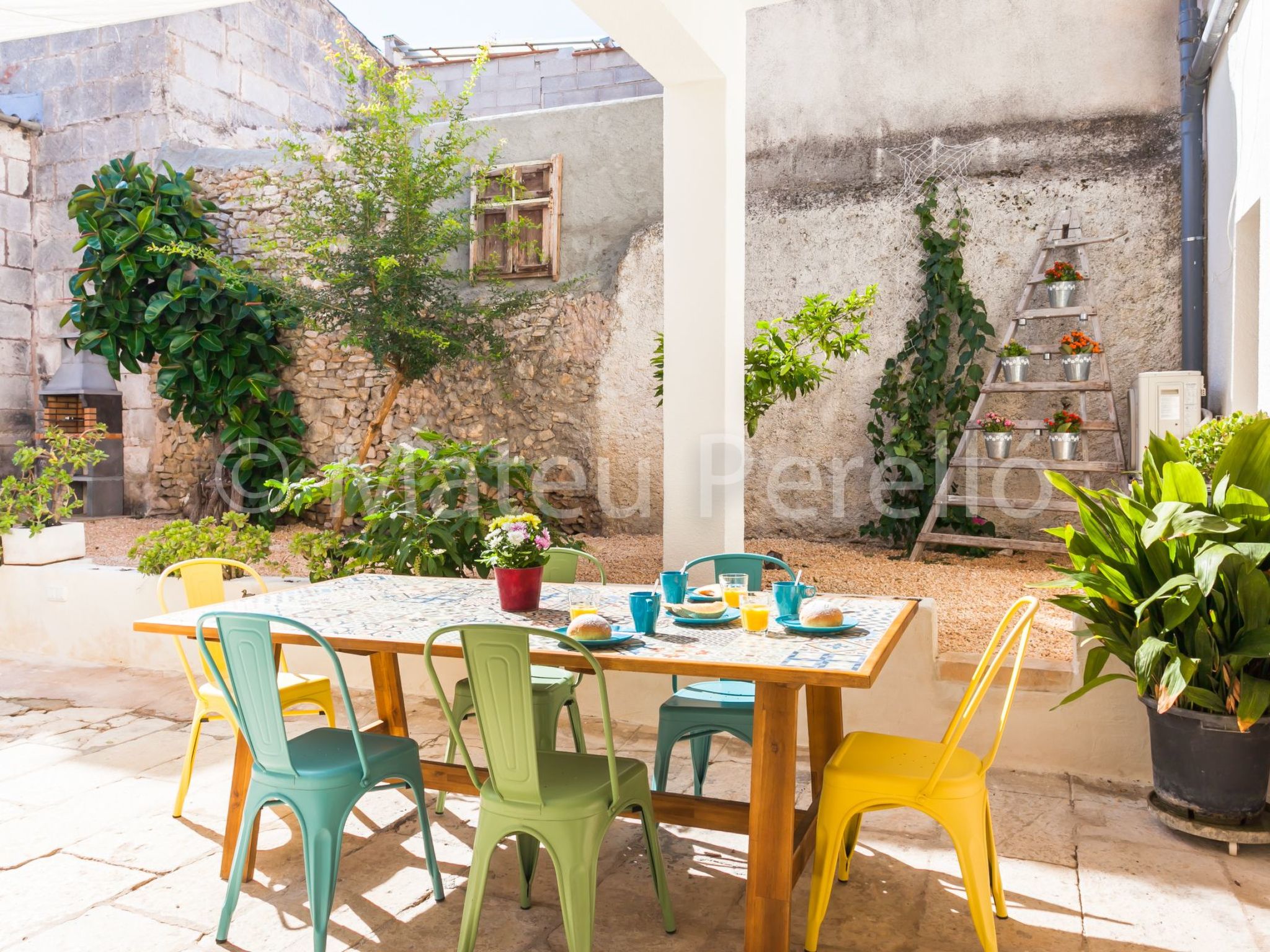 SLB-Stadthaus mit sonnigem Innenhof und Schwimmbad-Binnen