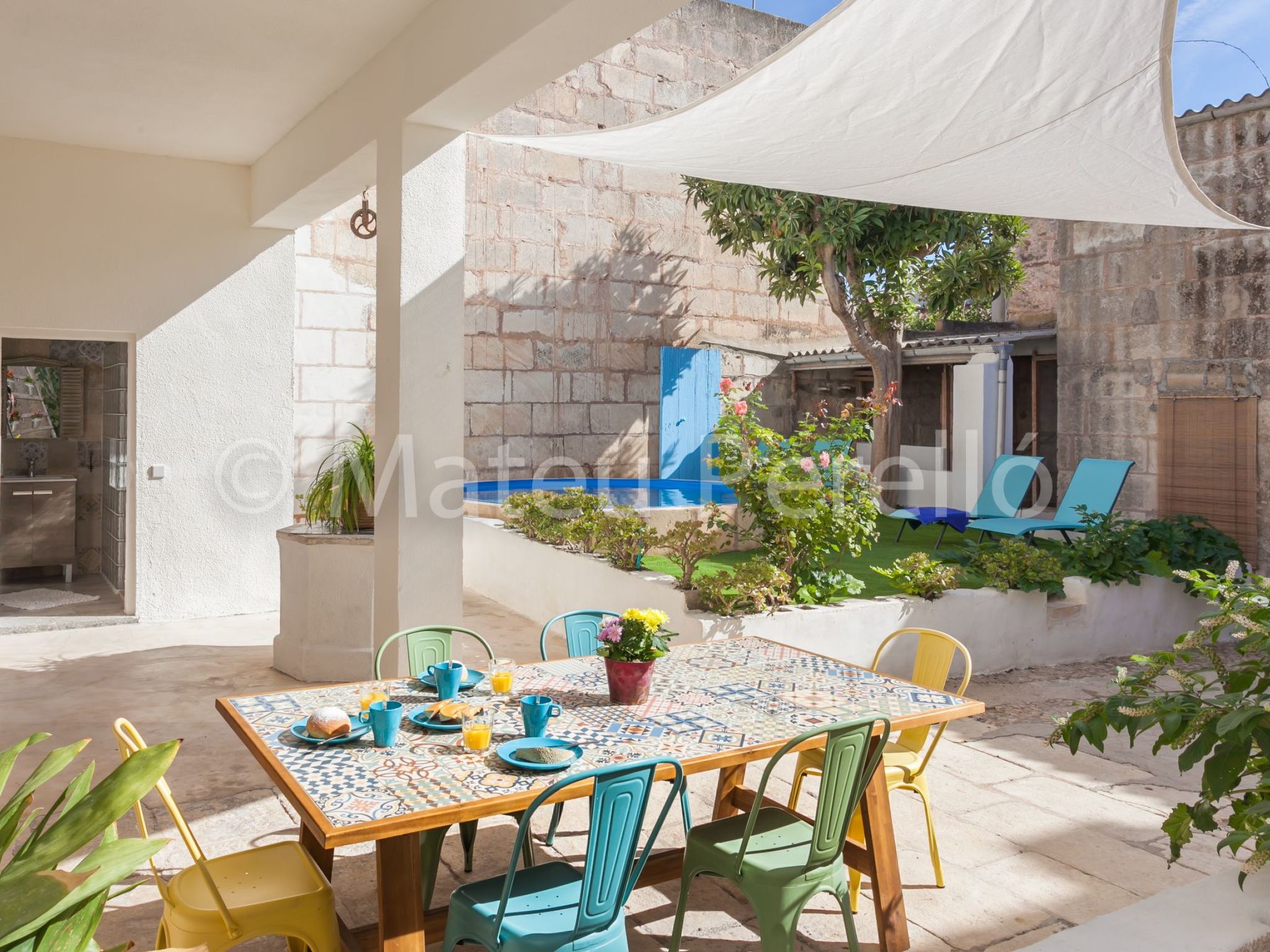 SLB-Stadthaus mit sonnigem Innenhof und Schwimmbad-Binnen