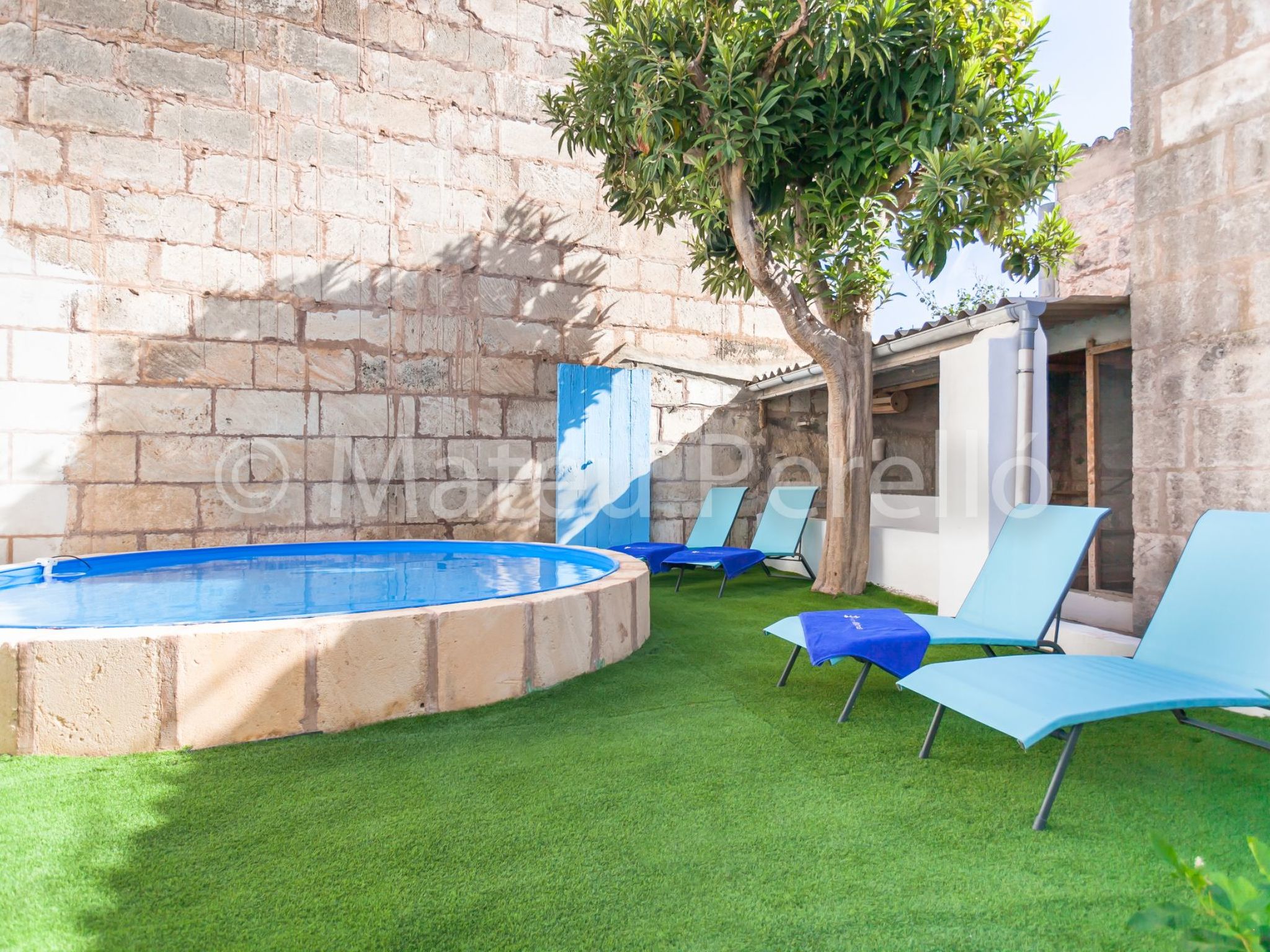 SLB-Stadthaus mit sonnigem Innenhof und Schwimmbad-Binnen