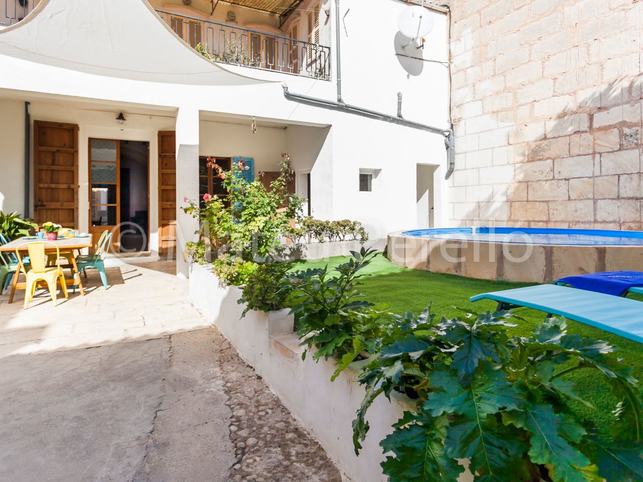 SLB-Stadthaus mit sonnigem Innenhof und Schwimmbad-Binnen